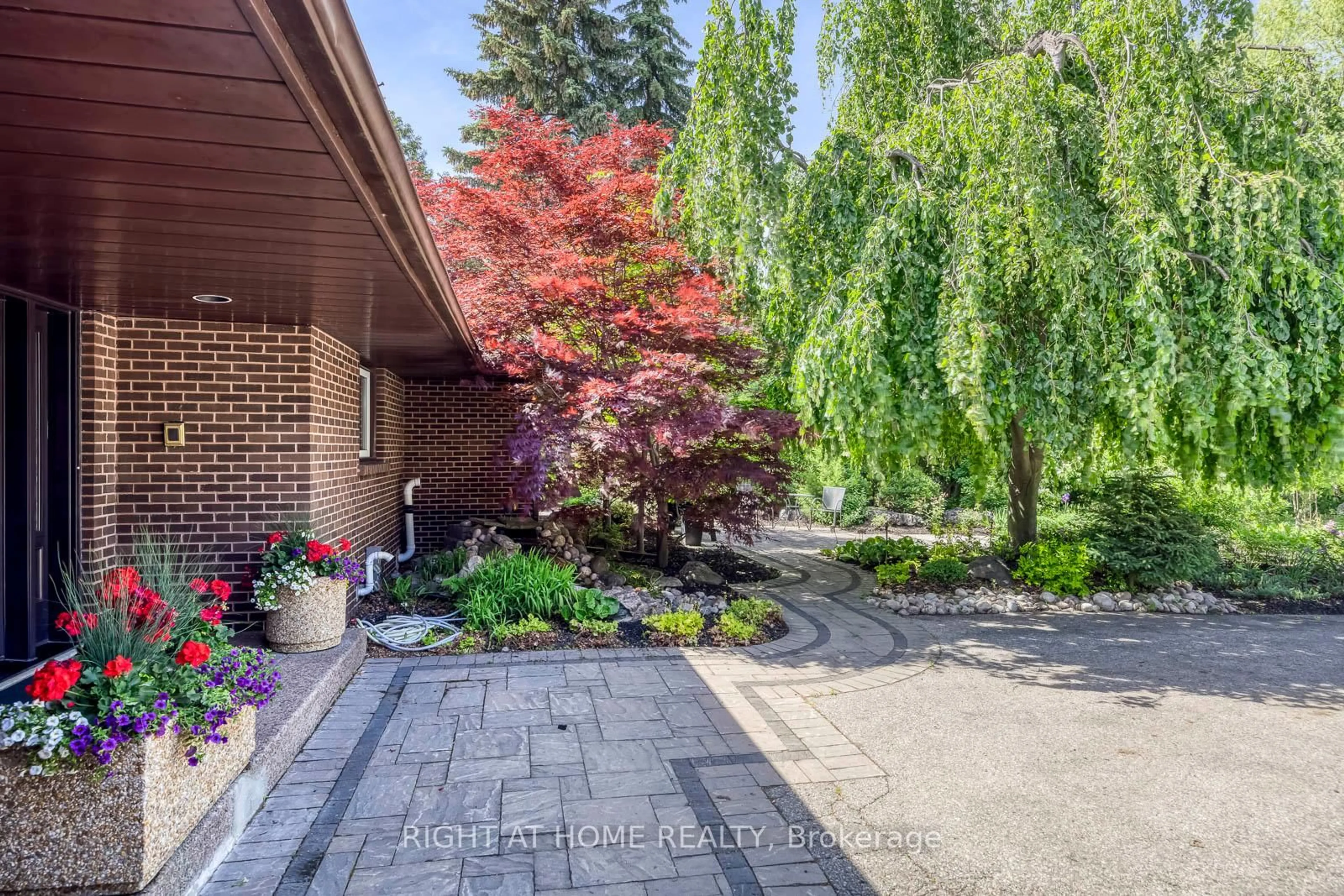 Patio, street for 5290 Creditview Rd, Mississauga Ontario L5M 5N5