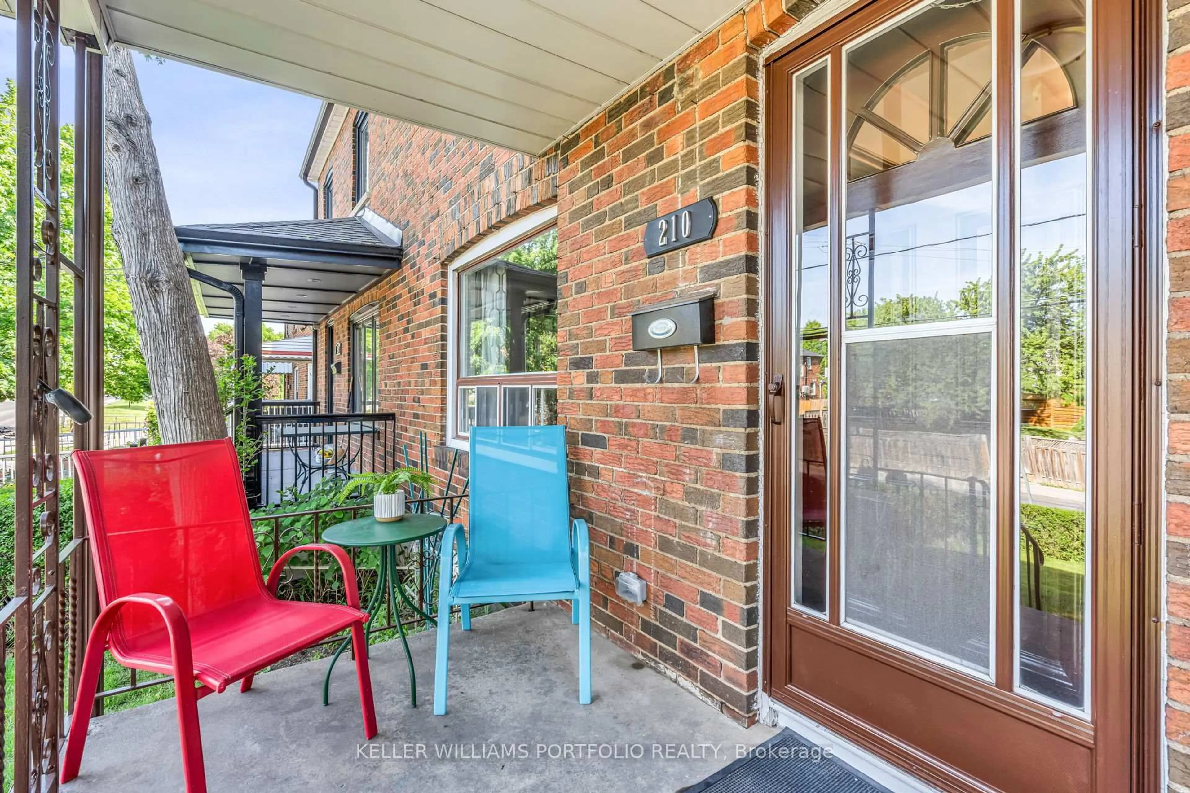 Patio, street for 210 Bicknell Ave, Toronto Ontario M6M 4G9