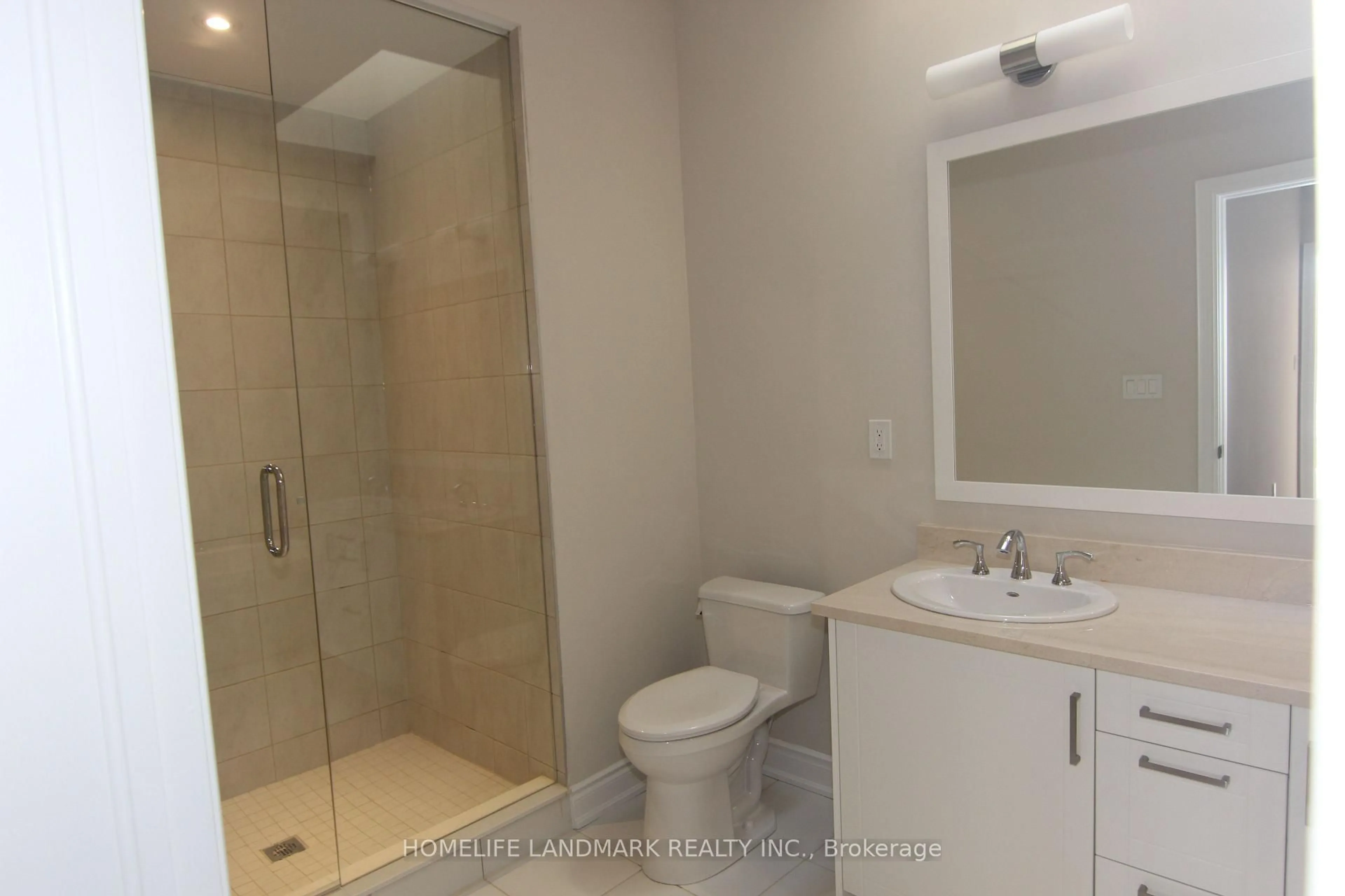 Standard bathroom, ceramic/tile floor for 21 Wasdale Rd #101, Mississauga Ontario L5M 2R2