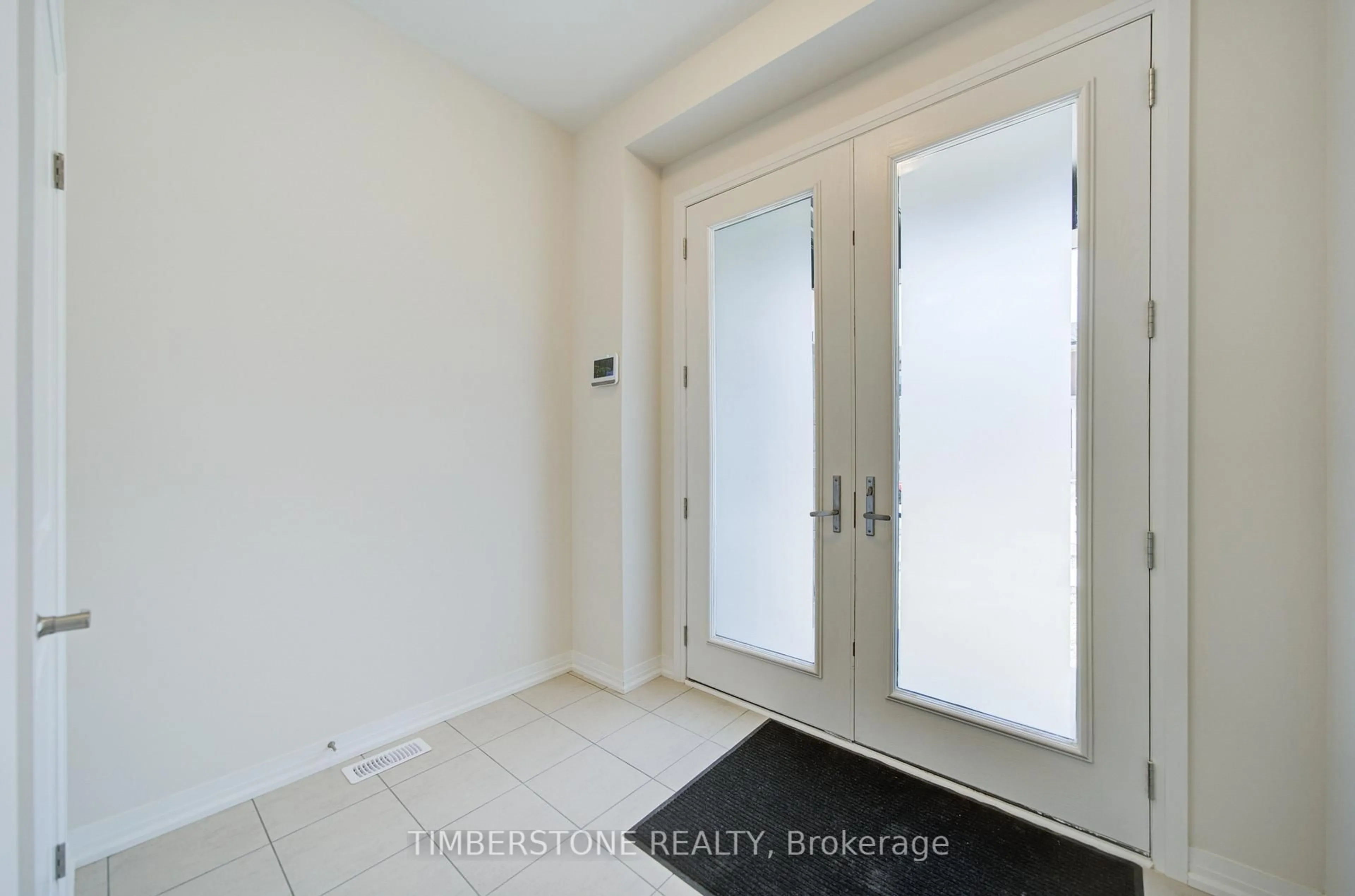Indoor entryway for 31 Boswell Dr, Brampton Ontario L6P 4R7