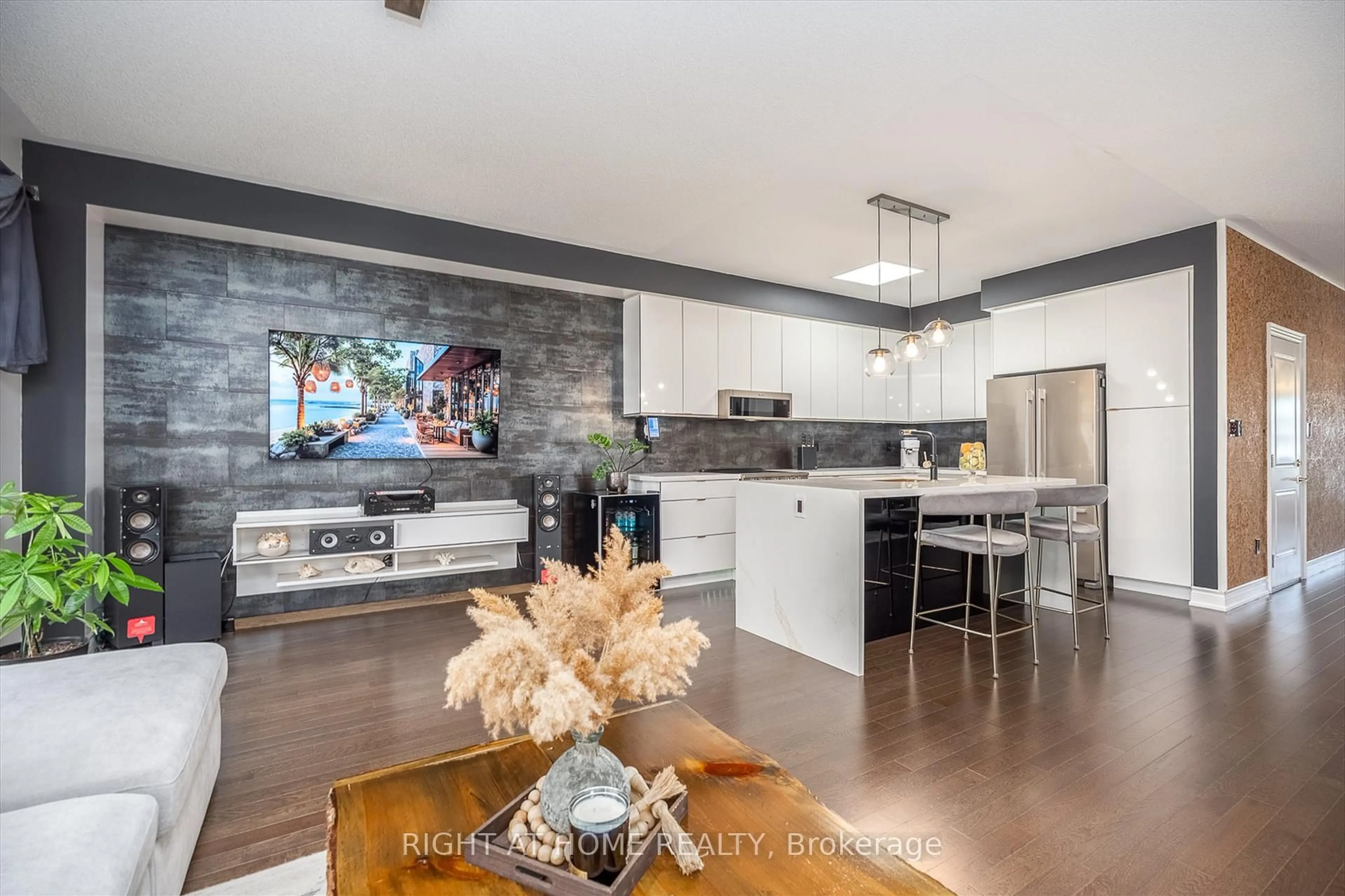Open concept kitchen, unknown for 1192 Raspberry Terr, Milton Ontario L9E 1K3