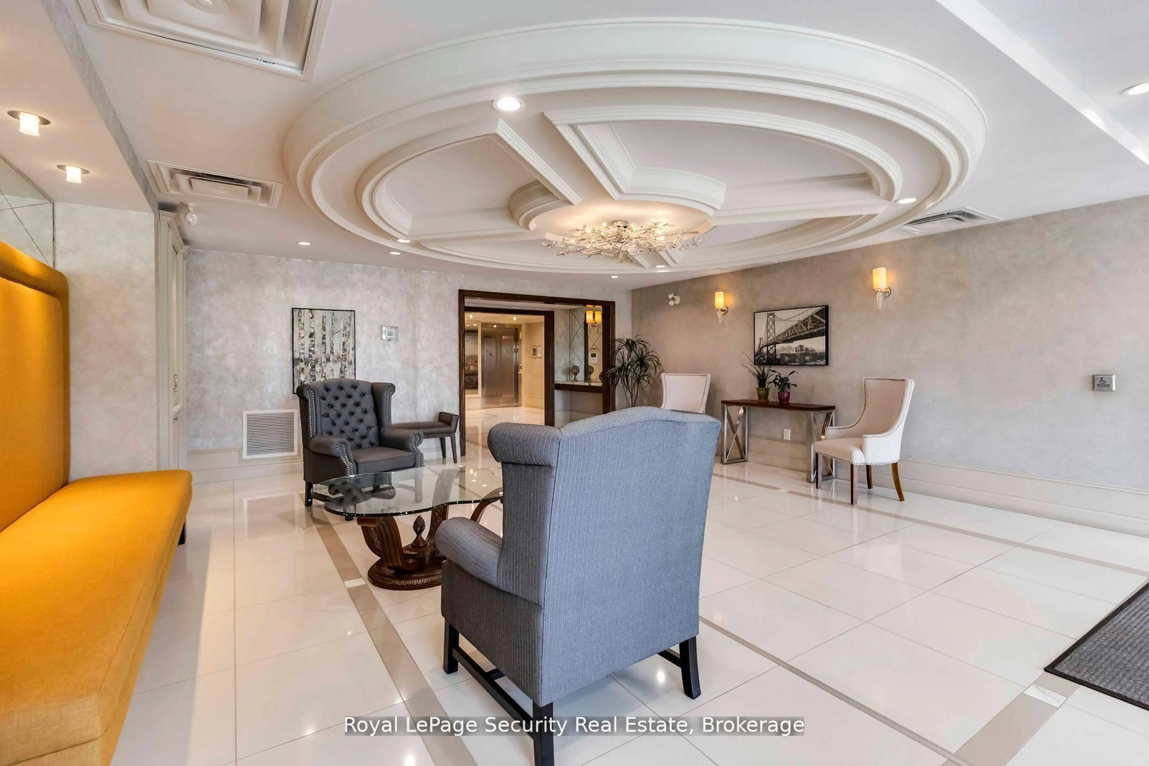 Indoor foyer for 50 Via Rosedale Way #210, Brampton Ontario L6R 3Z7