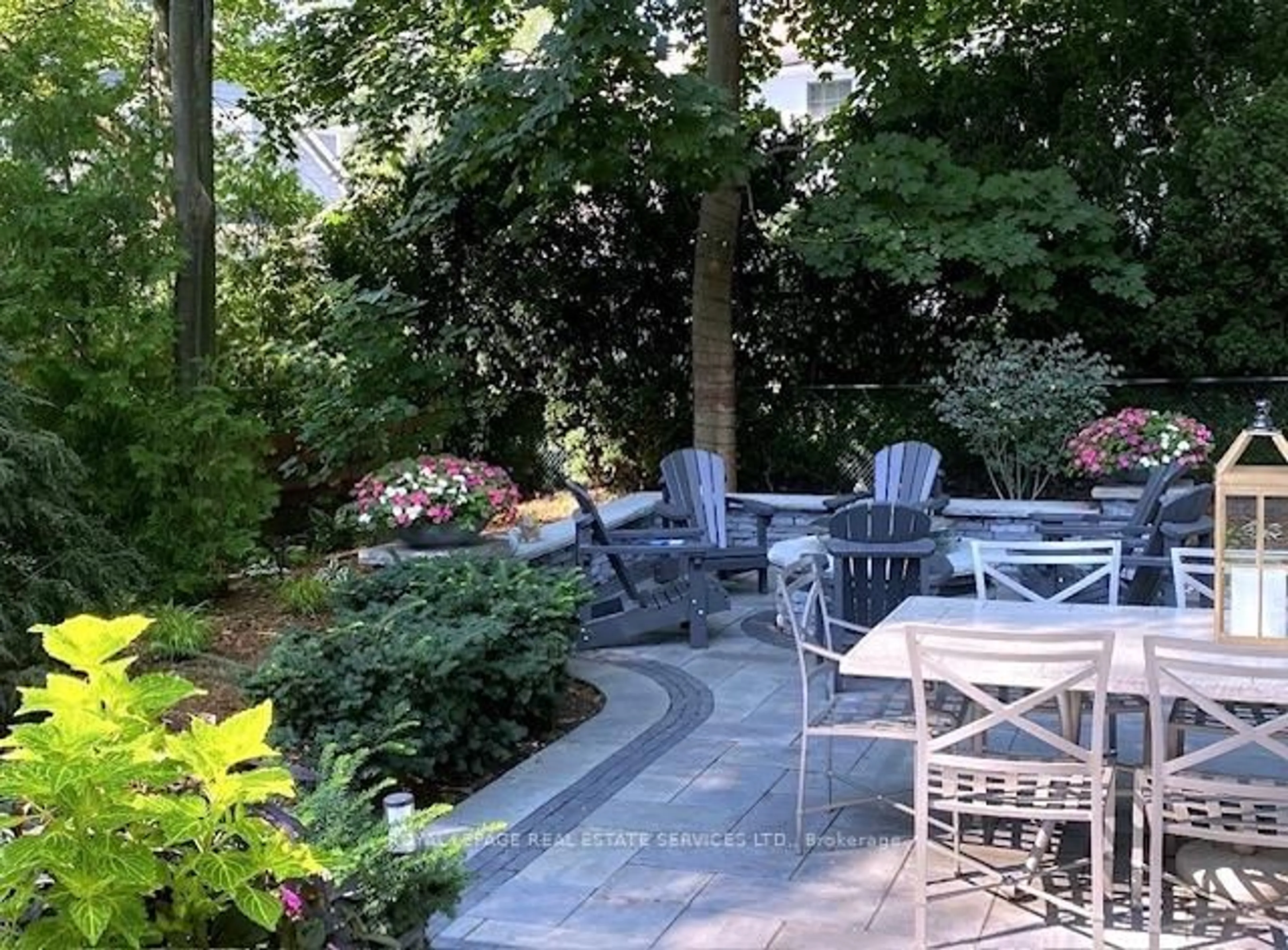 Patio, street for 1454 Chasehurst Dr, Mississauga Ontario L5J 3A7