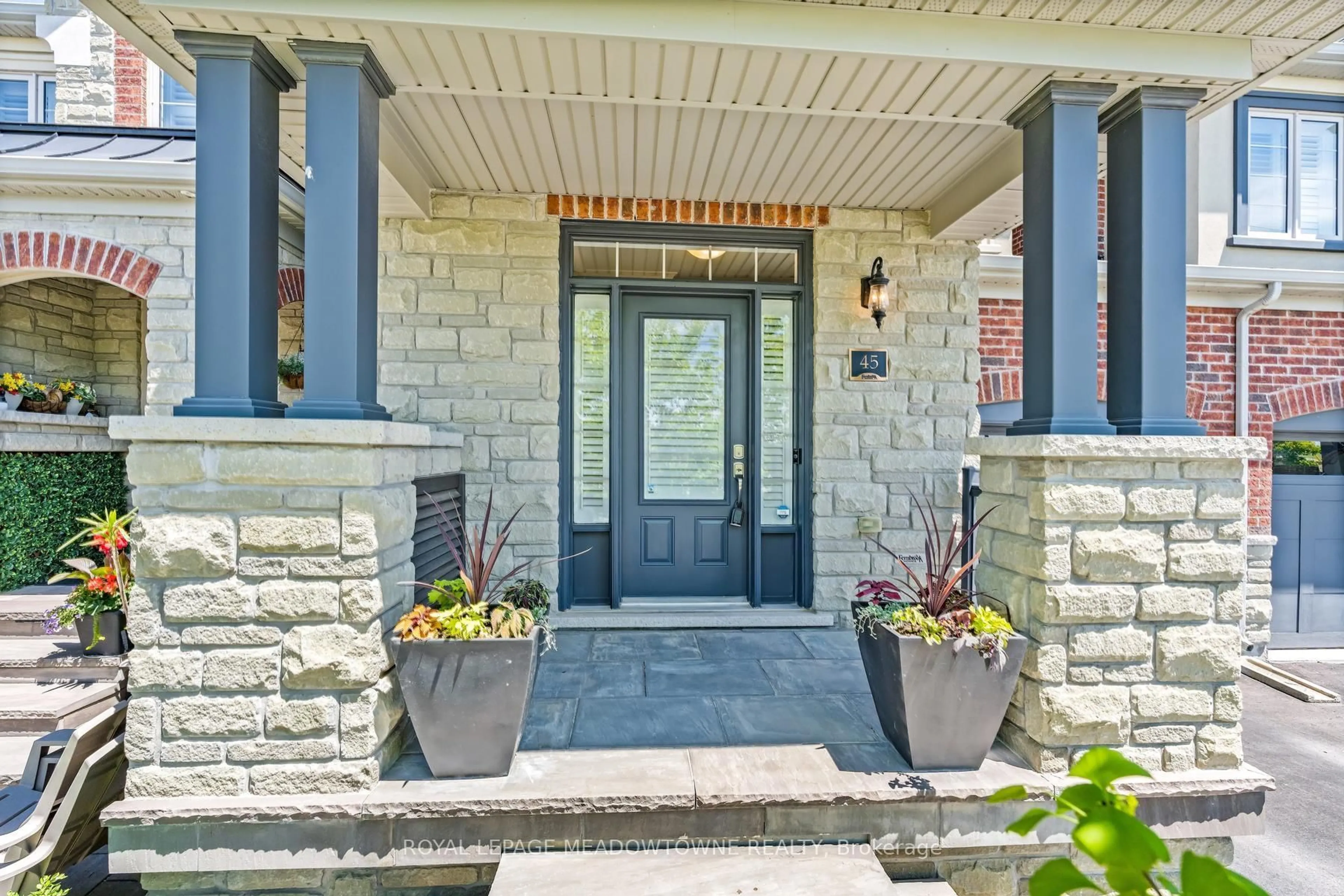 Indoor entryway for 45 Rain Forest Lane, Halton Hills Ontario L7G 0L8