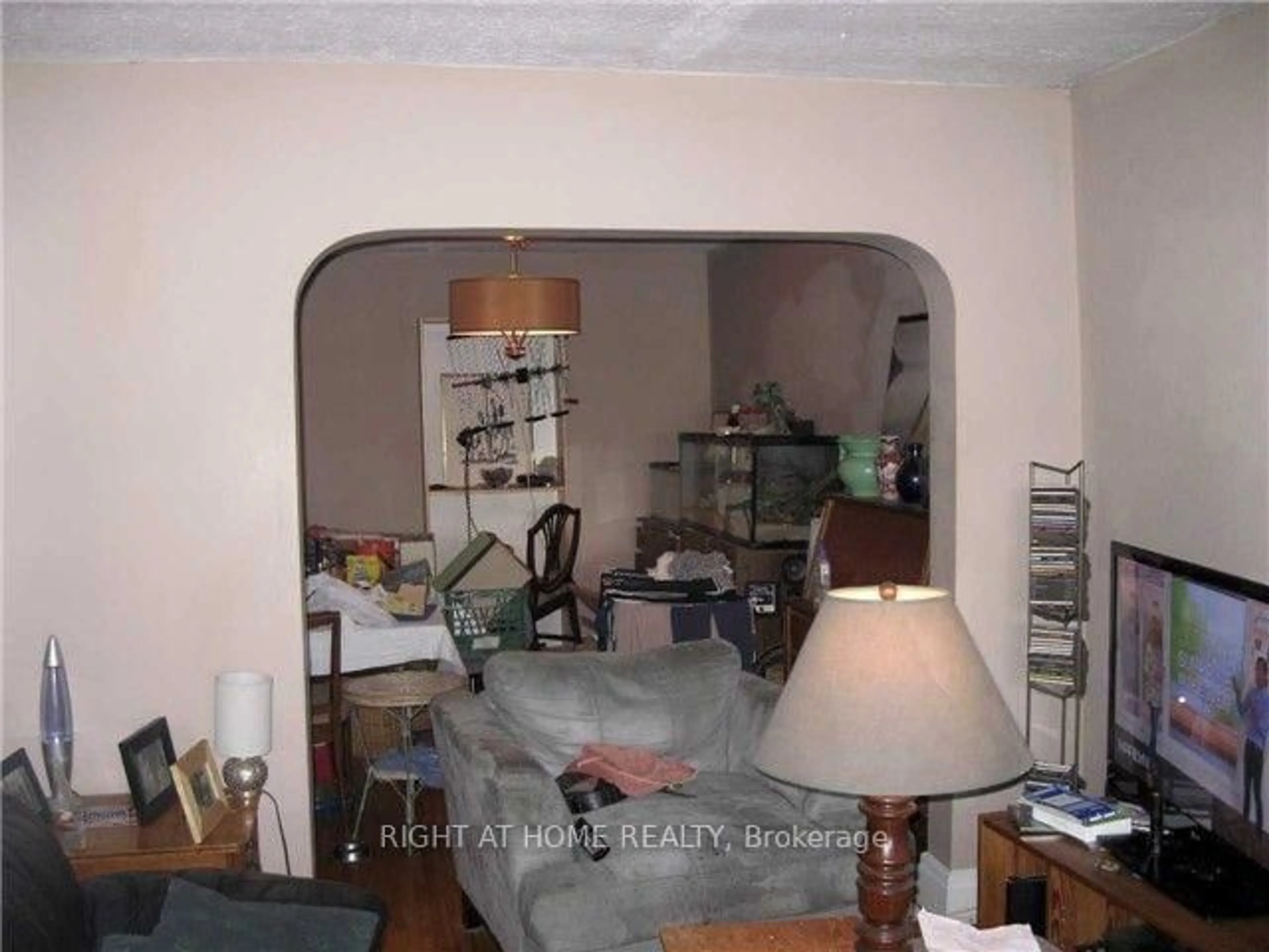 A pic of a room for 37 Deforest Rd, Toronto Ontario M6S 1J1
