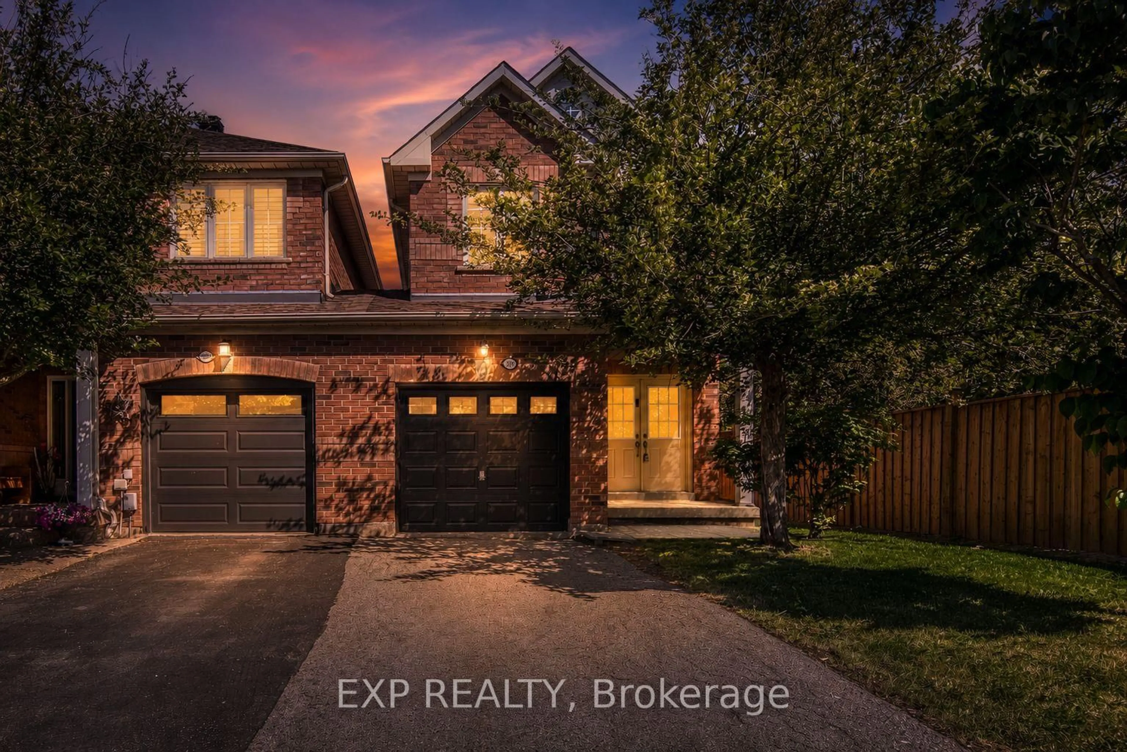 Home with brick exterior material, street for 3079 Turbine Cres, Mississauga Ontario L5M 6X1