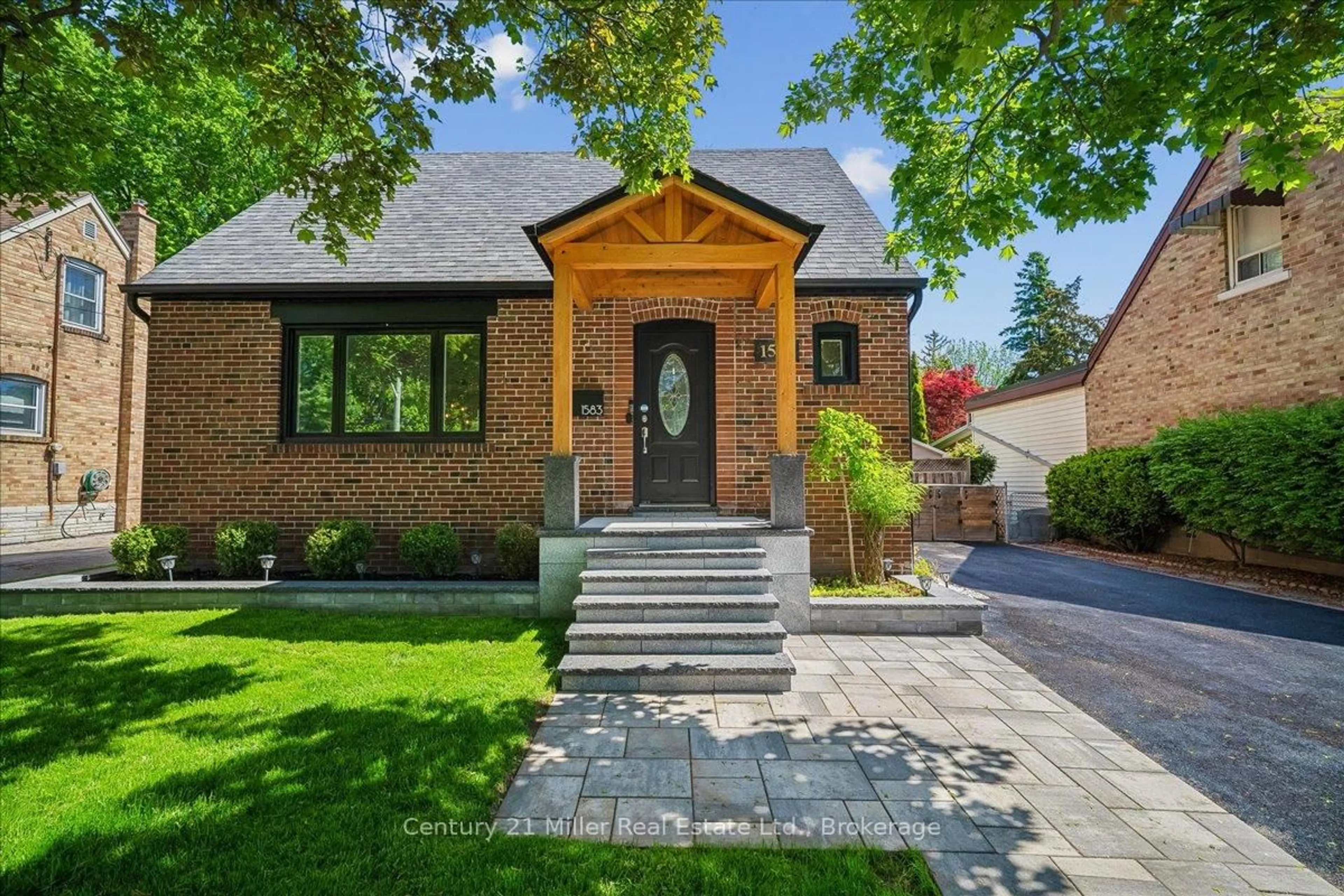 Home with brick exterior material, street for 1583 Blanefield Rd, Mississauga Ontario L5G 4H3