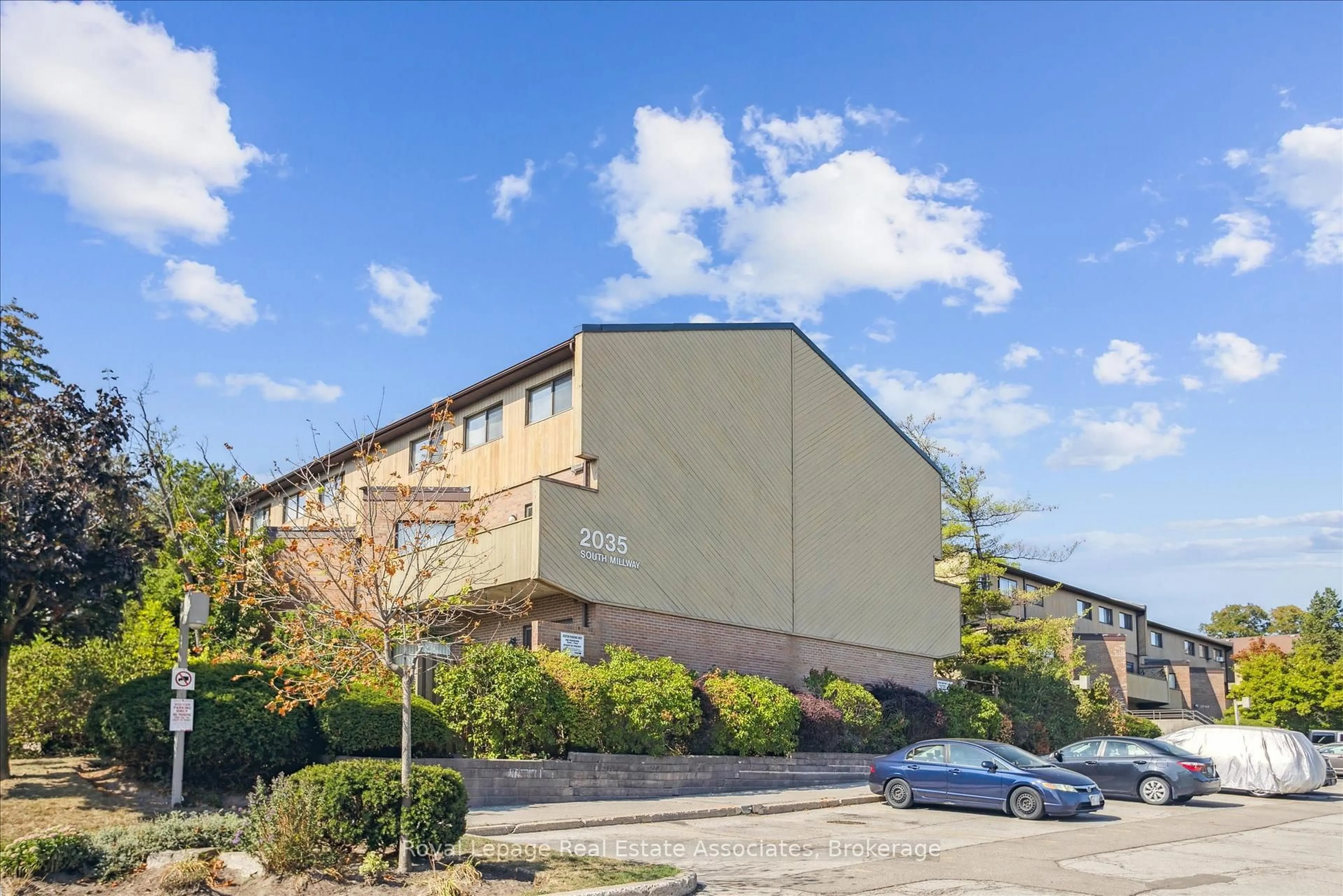 Patio, unknown for 2035 South Millway #53, Mississauga Ontario L5L 1R7