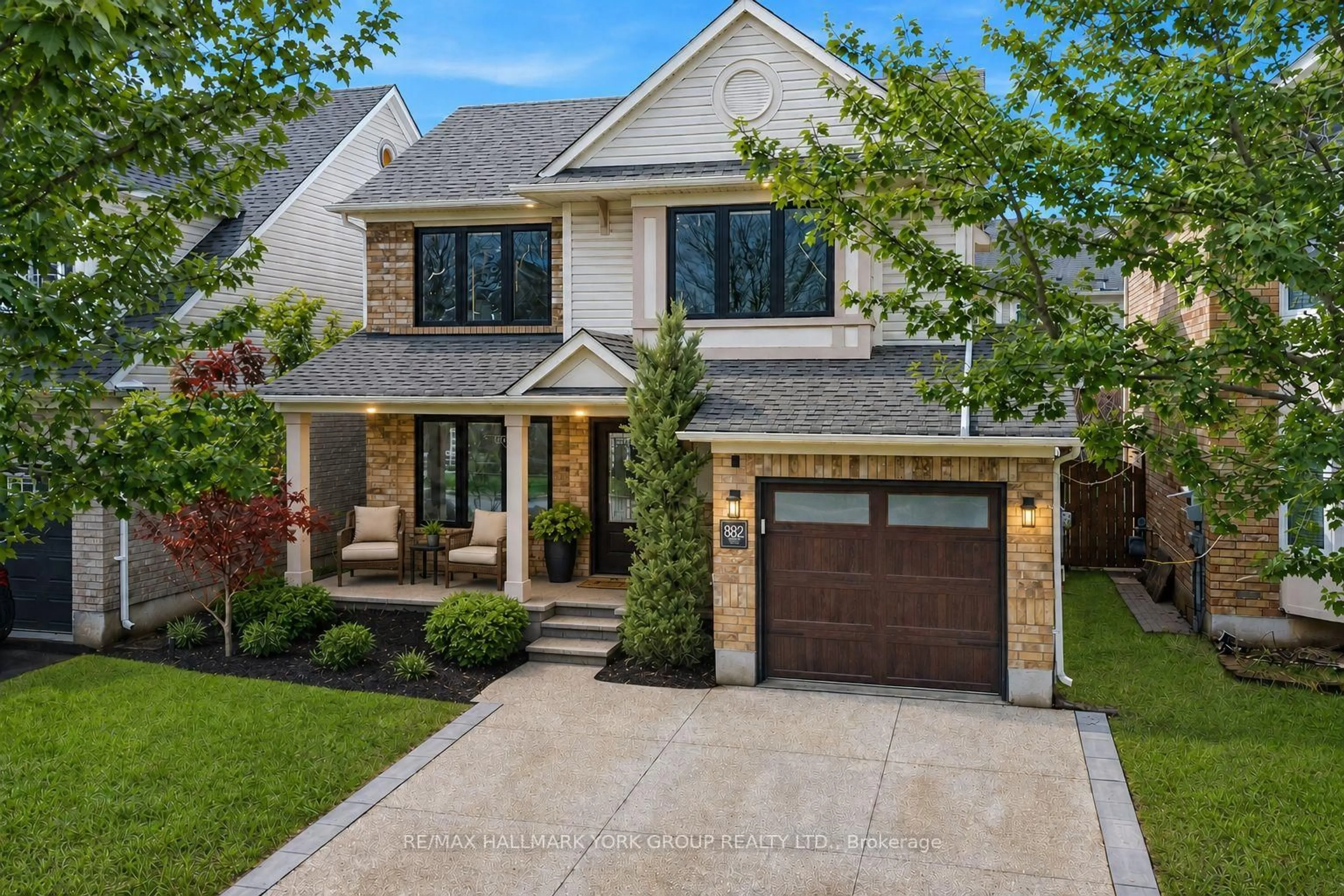 Home with brick exterior material, street for 882 McDuffe Cres, Milton Ontario L9T 6M7