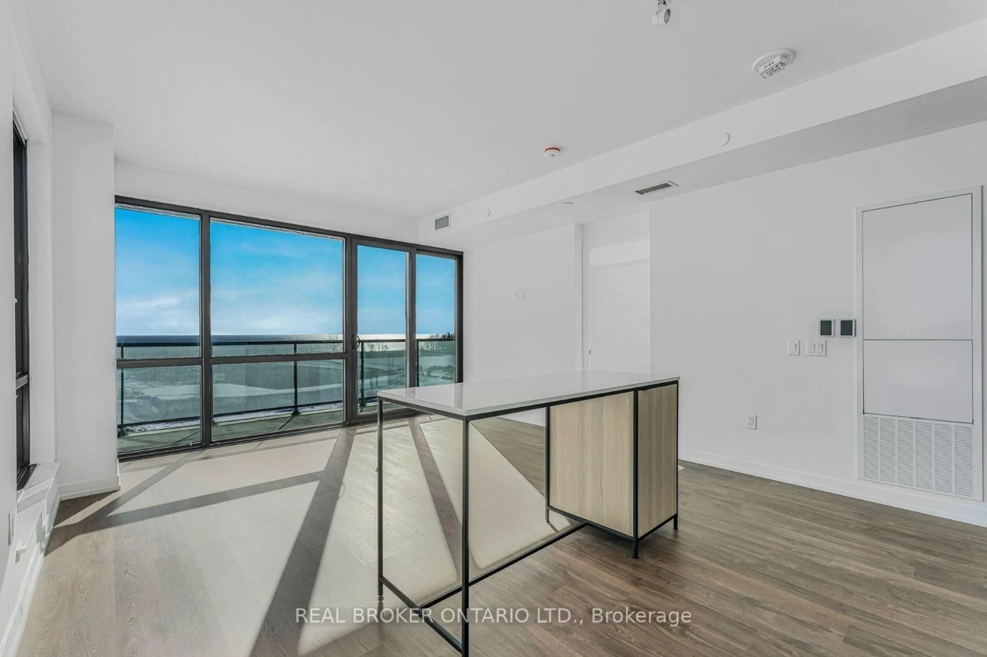 Indoor foyer for 251 Masonry Way #416, Mississauga Ontario L5H 0B3