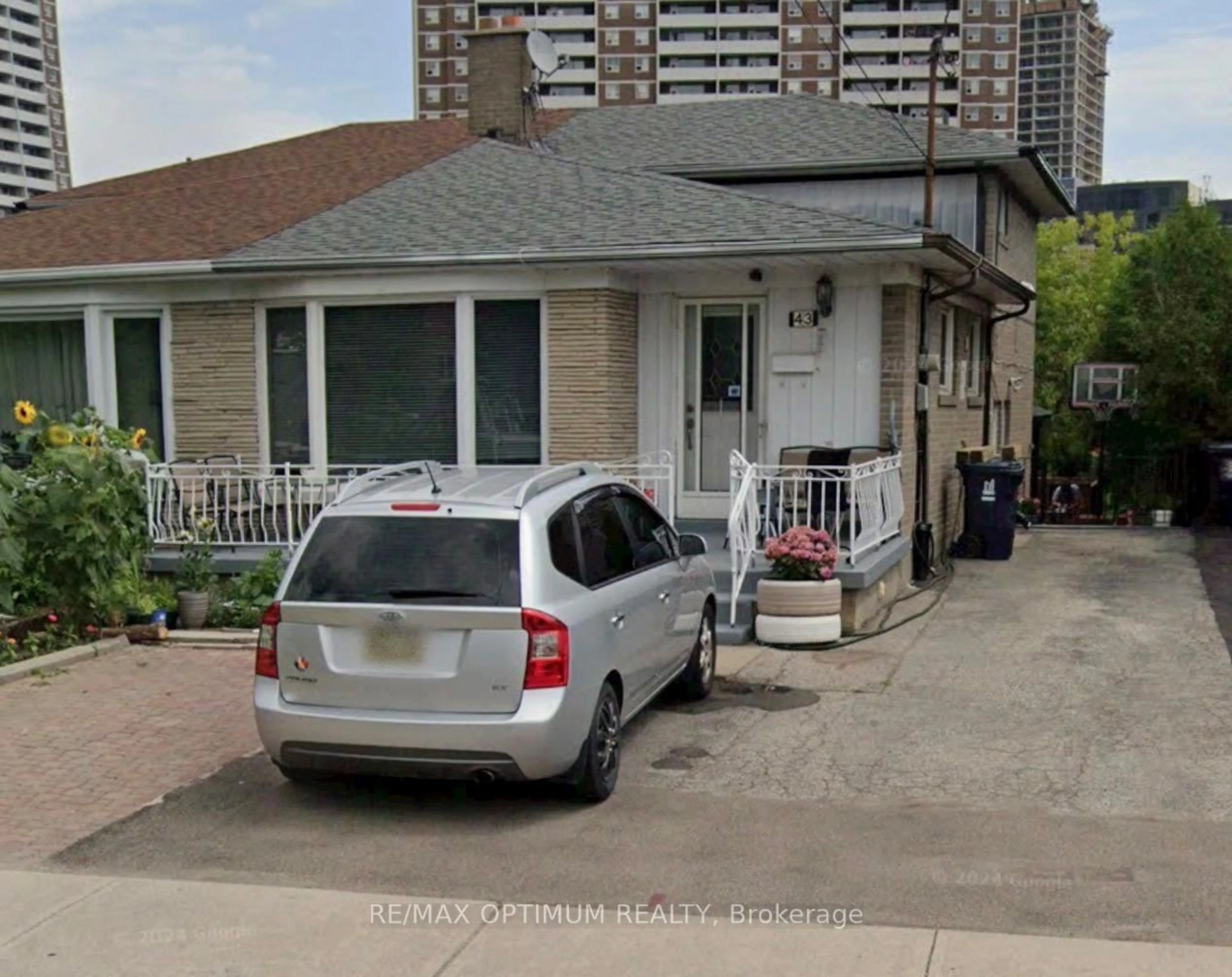 Unknown for 43 Lindylou Rd, Toronto Ontario M9M 2B1