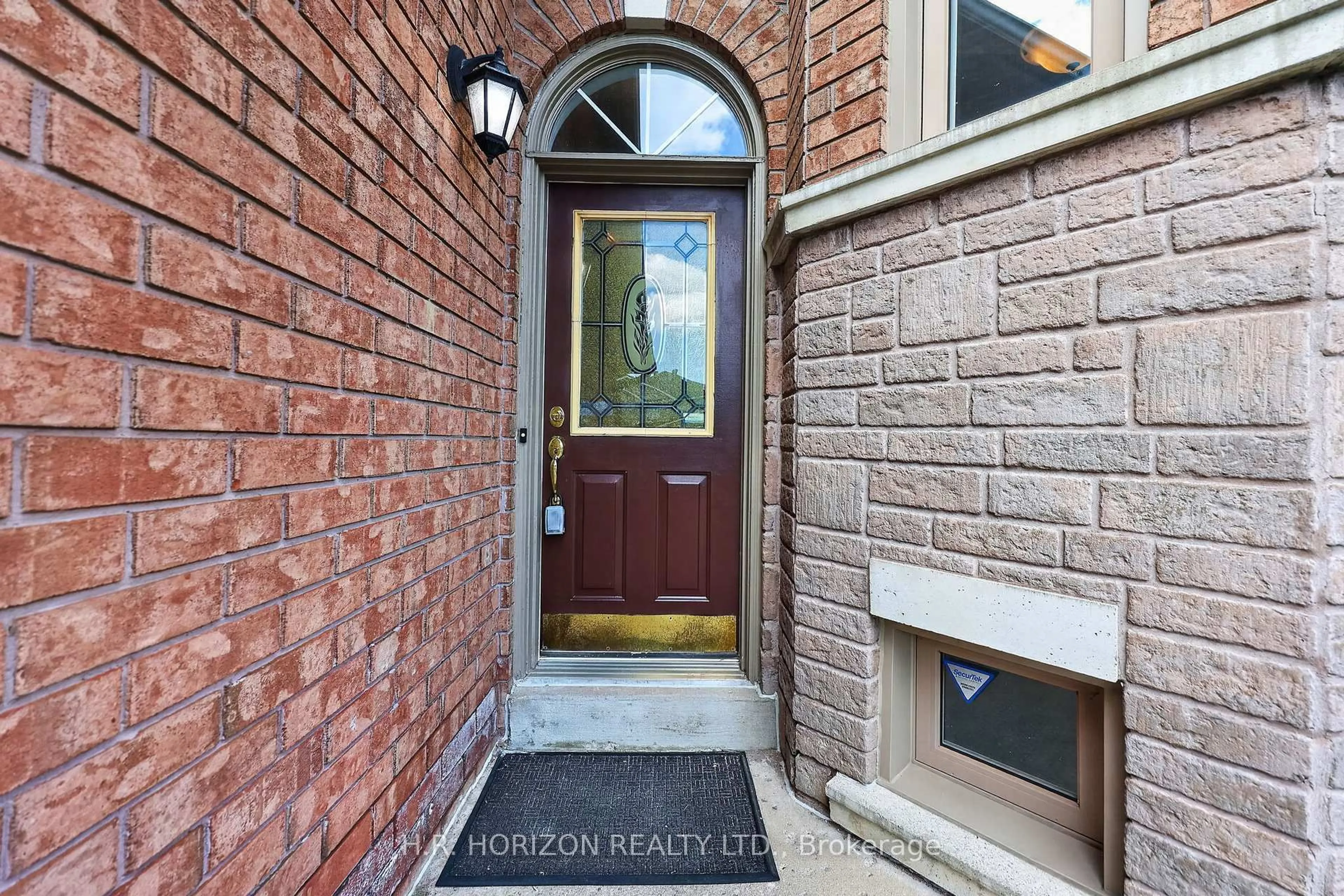 Unknown for 8 Schaefer Pl, Caledon Ontario L7E 5Y1