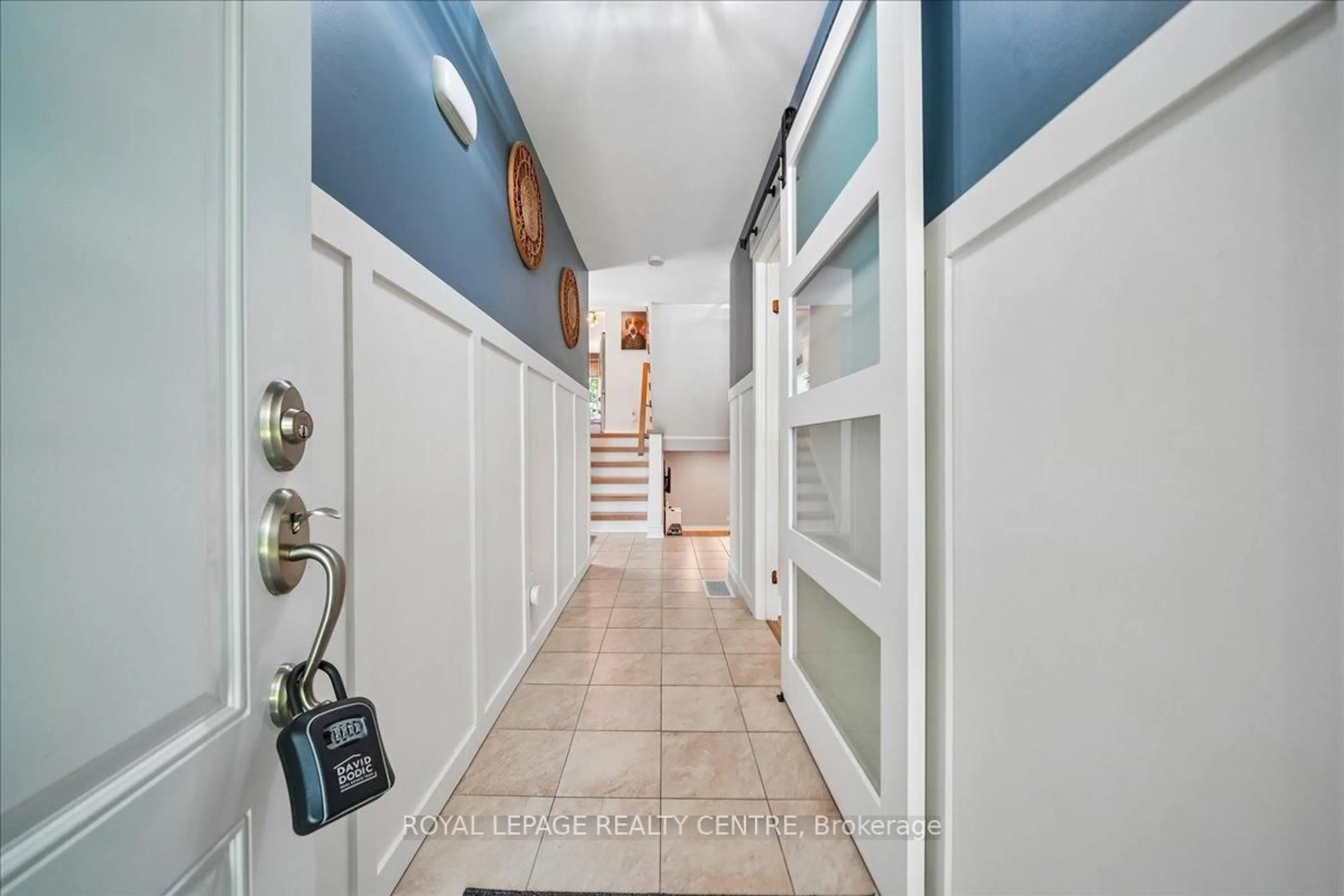 Indoor entryway for 3503 Autumnleaf Cres, Mississauga Ontario L5L 1K6