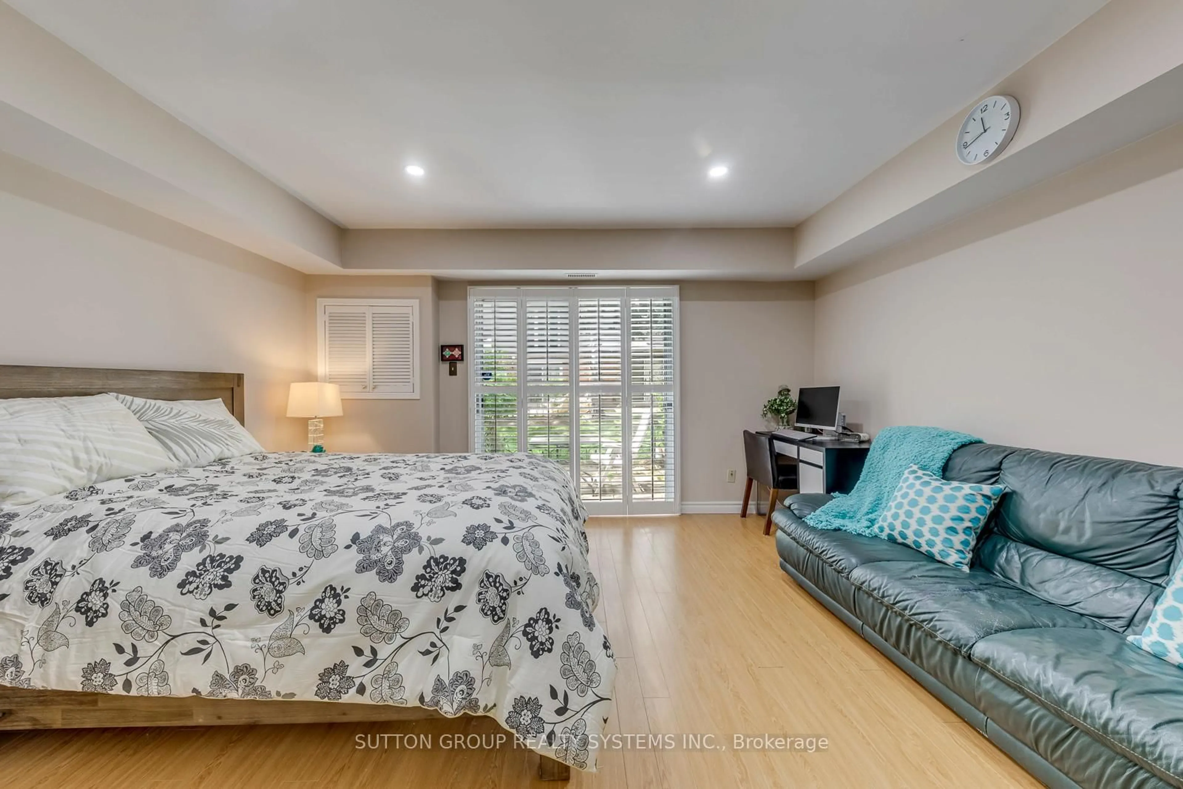 Bedroom with bed, unknown for 460 Bristol Rd #9, Mississauga Ontario L5R 3P6
