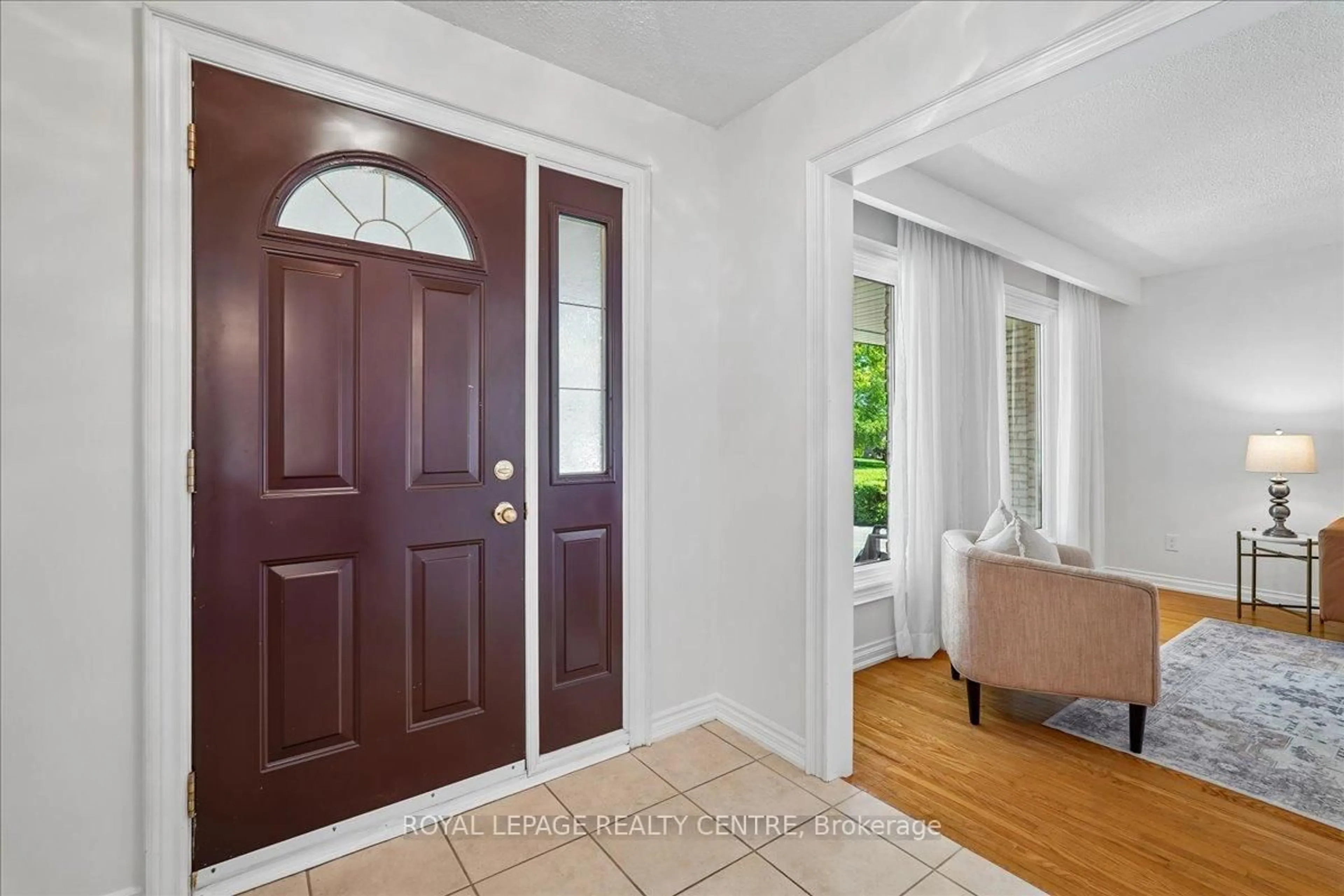 Indoor entryway for 2770 Council Ring Rd, Mississauga Ontario L5L 1V5