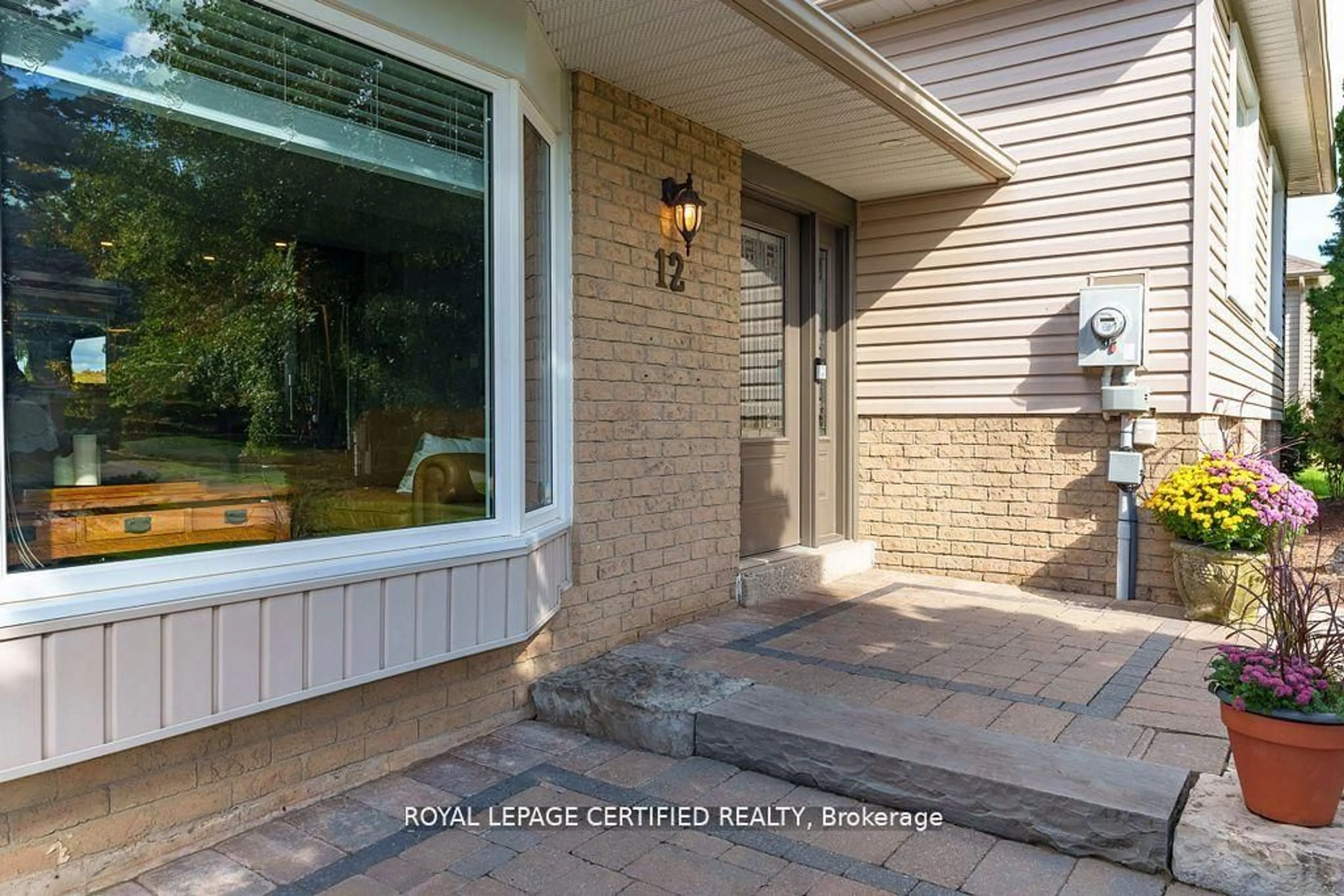 Indoor entryway for 12 Kevinwood Dr, Caledon Ontario L7K 0Z1
