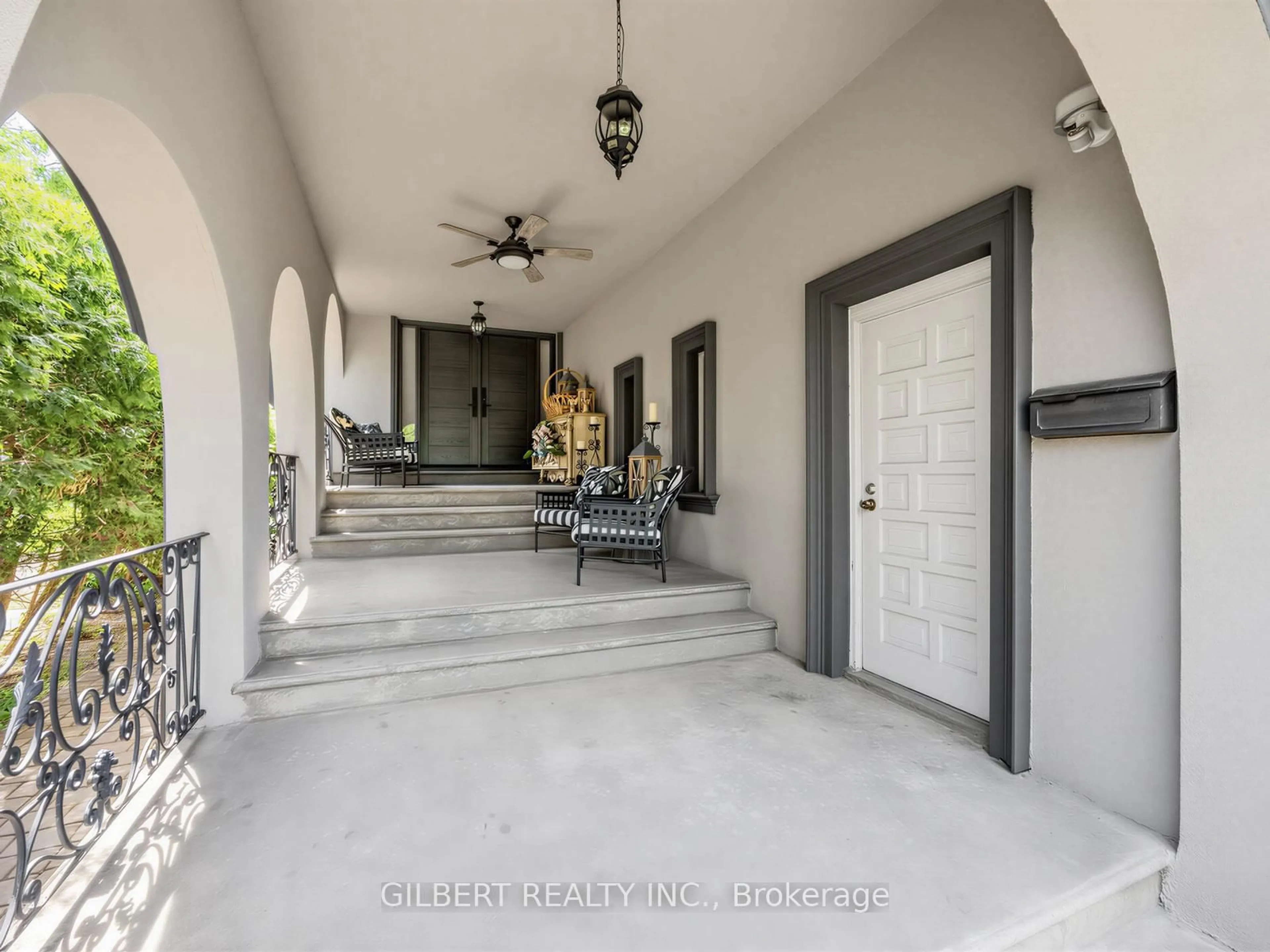 Indoor foyer for 75 Westona St, Toronto Ontario M9P 2Y2