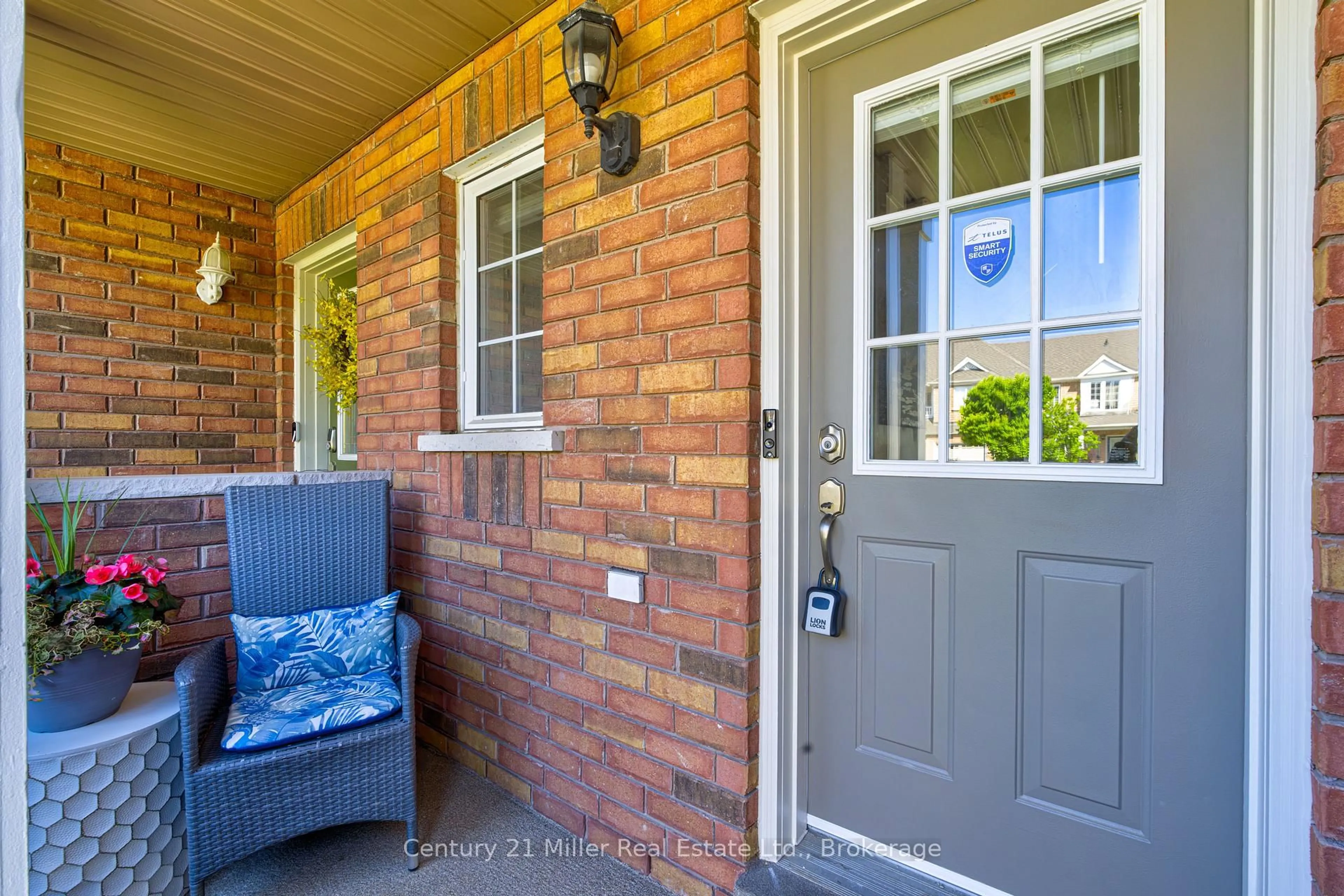 Indoor entryway for 5548 Linwell Pl, Mississauga Ontario L5M 6L7
