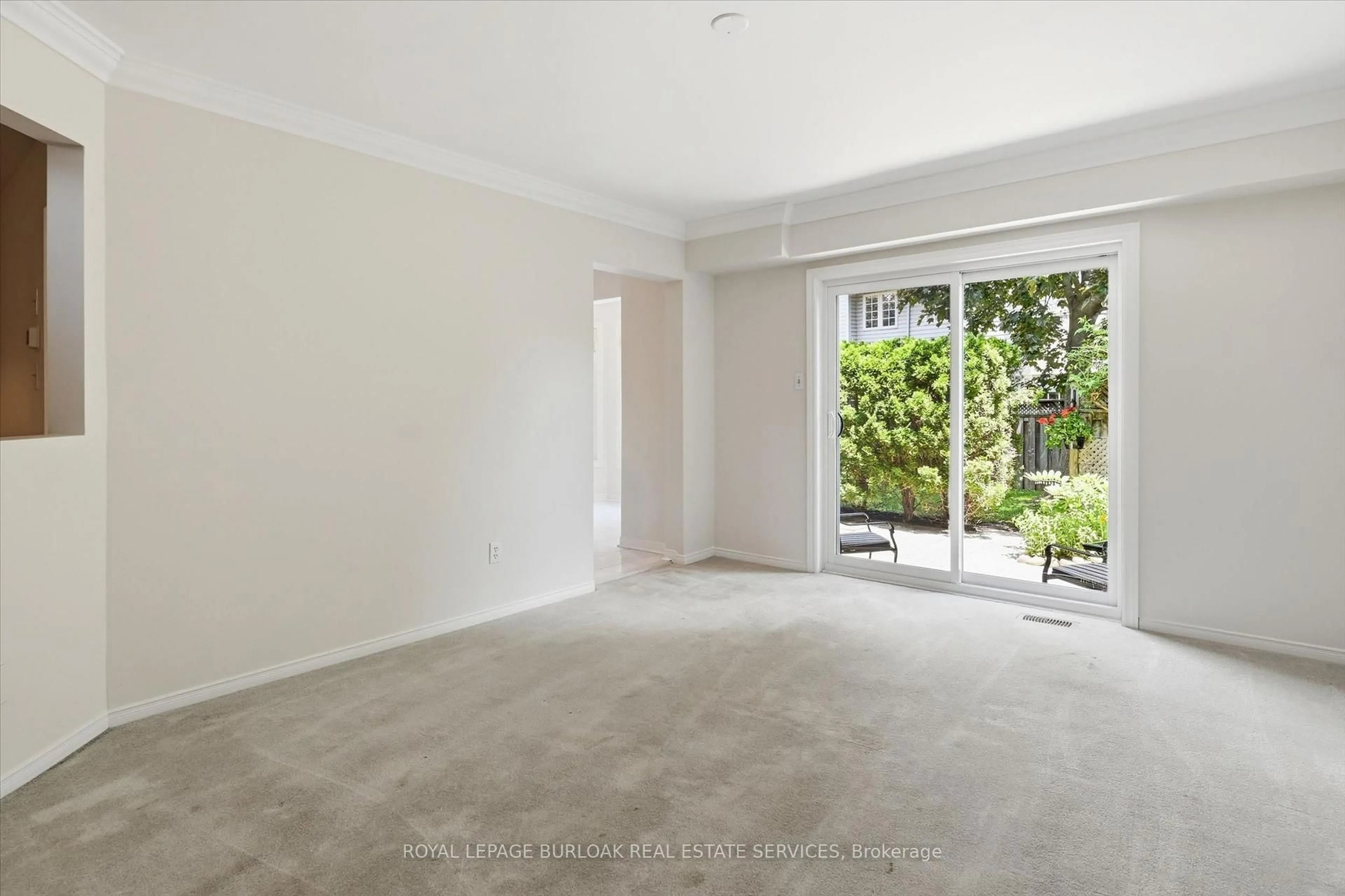 A pic of a room for 3333 New St #19, Burlington Ontario L7N 1N1