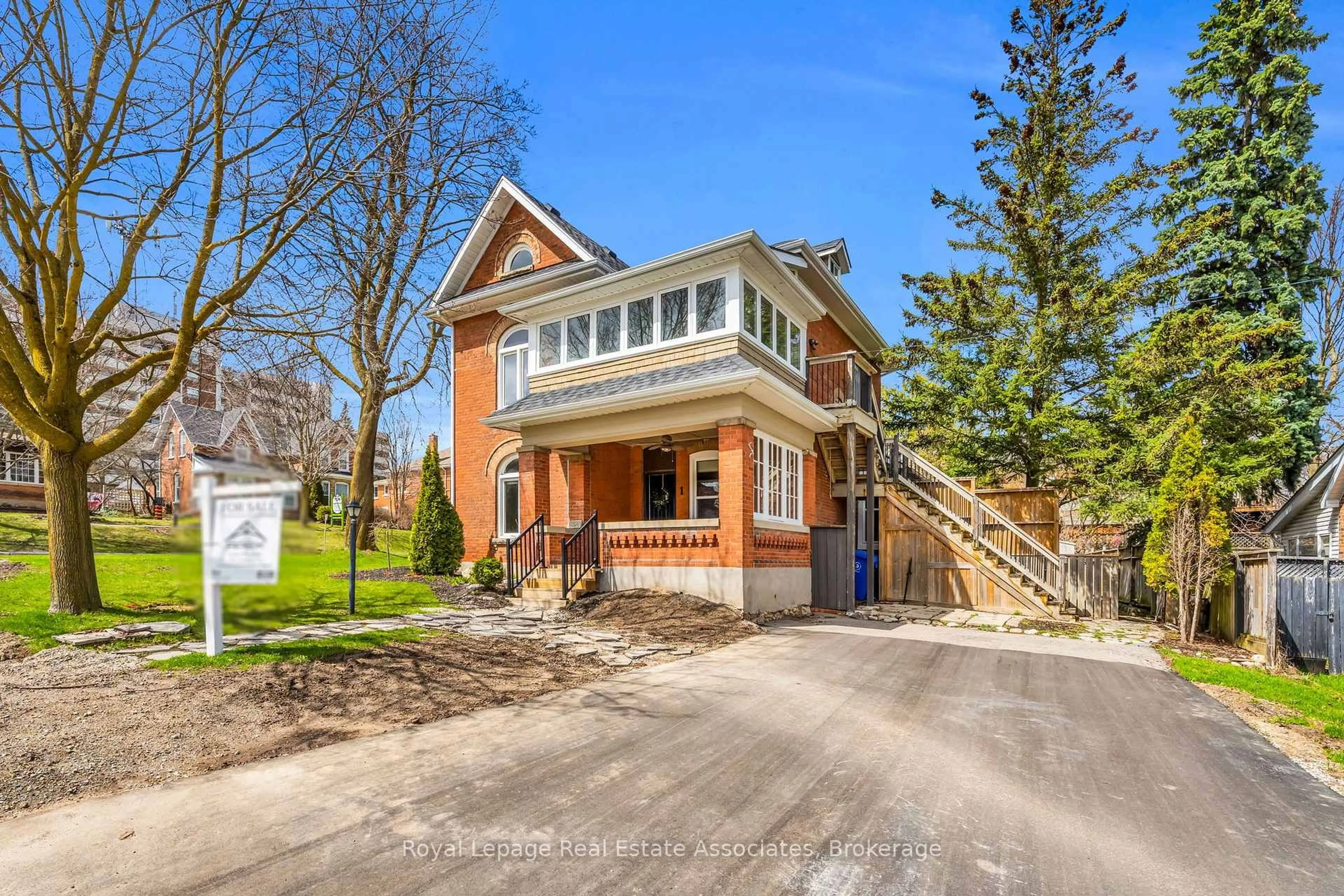 Home with brick exterior material, street for 1 Third Ave, Orangeville Ontario L9W 1G8