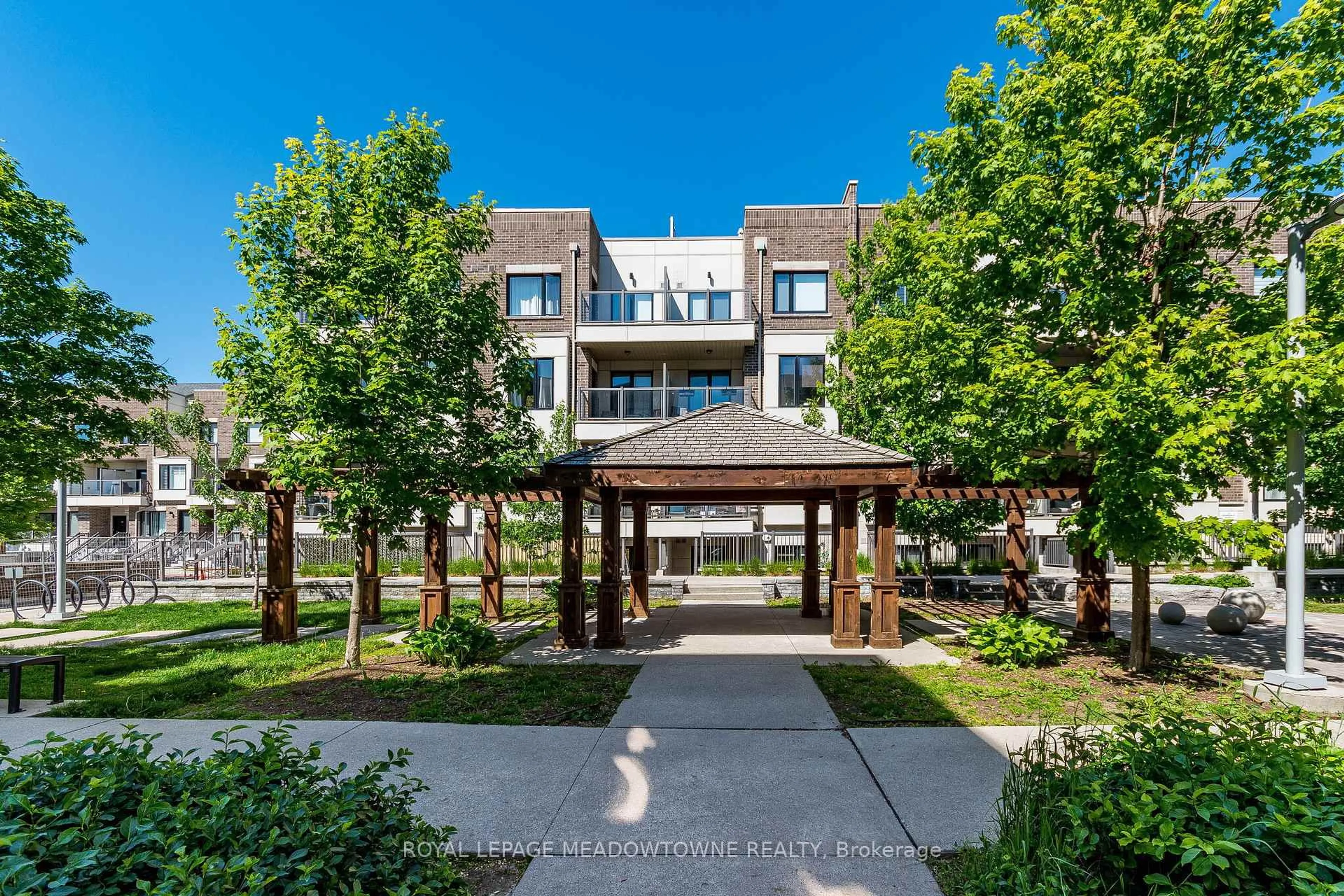 Patio, building for 6 Drummond St #311, Toronto Ontario M8V 2V9