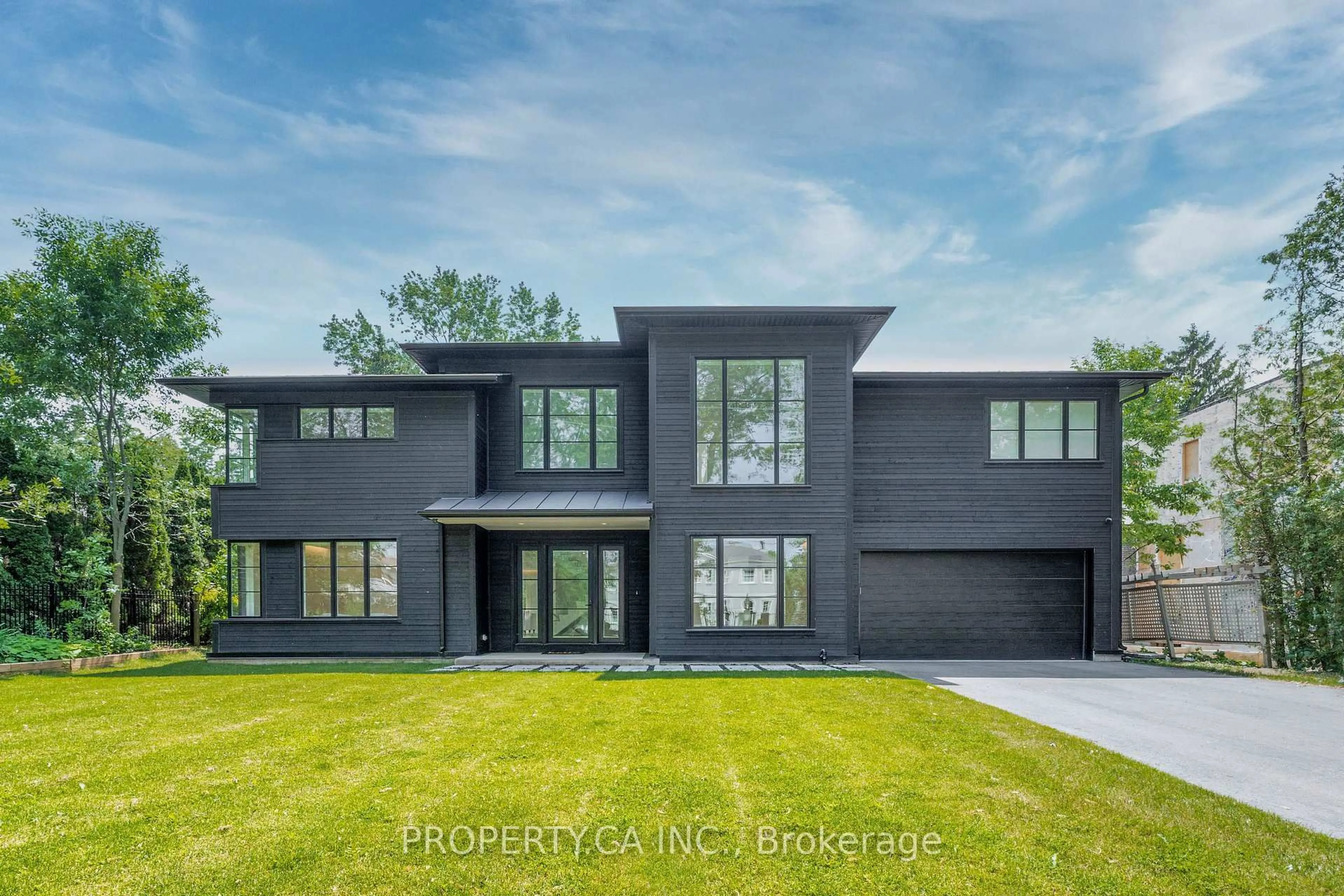 Home with brick exterior material, unknown for 14 Belvedere Dr, Oakville Ontario L6L 4B6