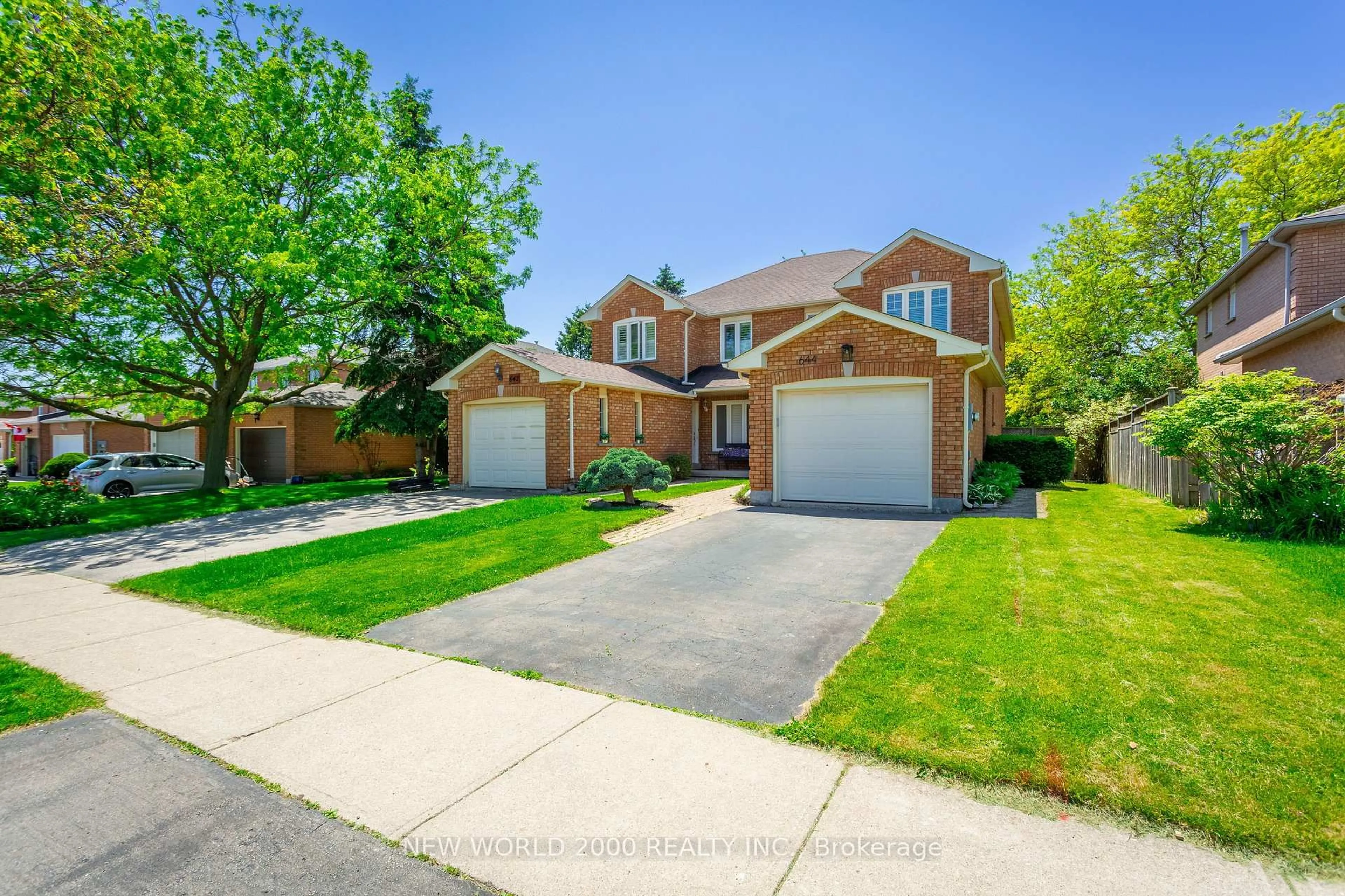 Home with brick exterior material, street for 644 Amelia Cres, Burlington Ontario L7L 6E5