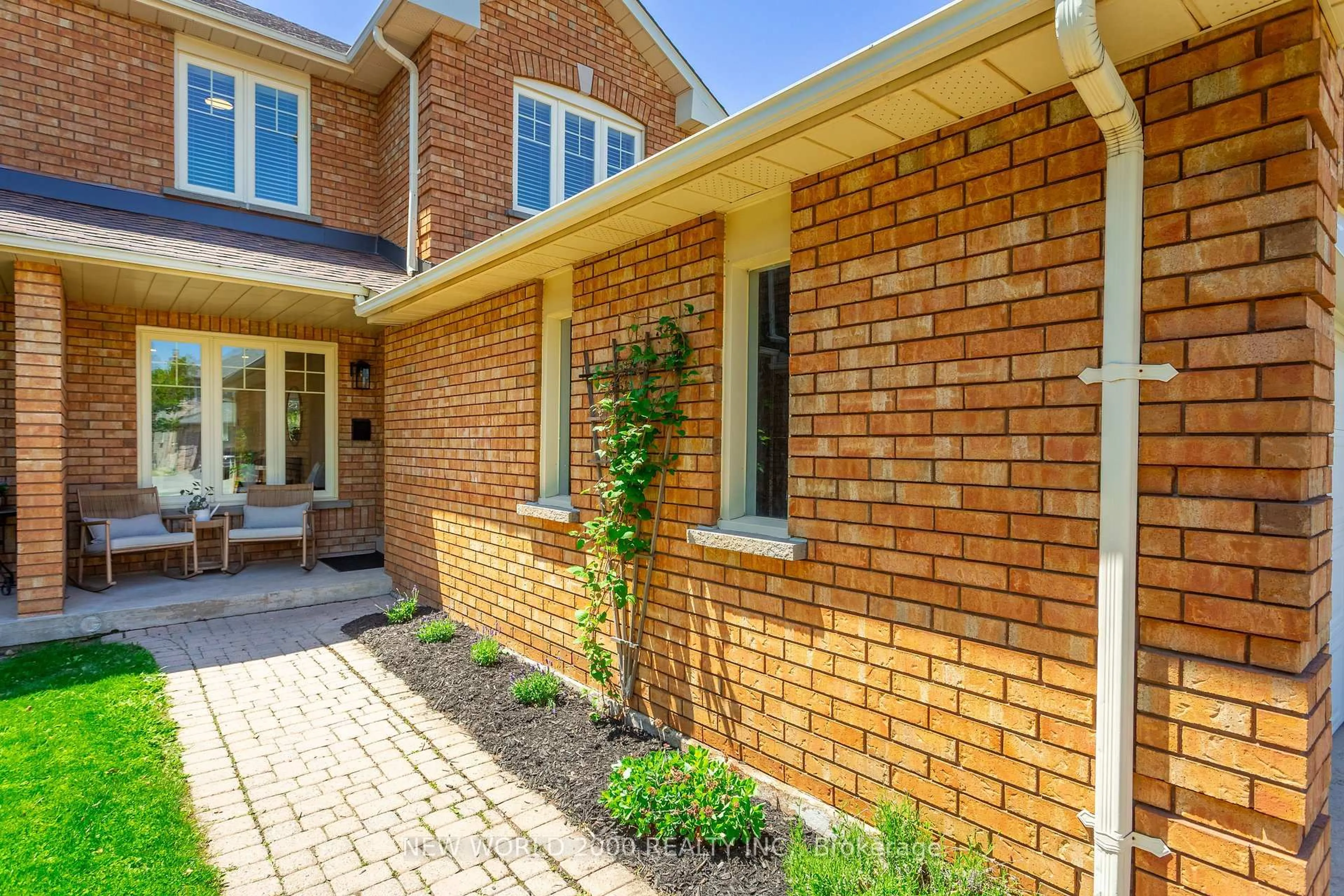 Home with brick exterior material, street for 644 Amelia Cres, Burlington Ontario L7L 6E5