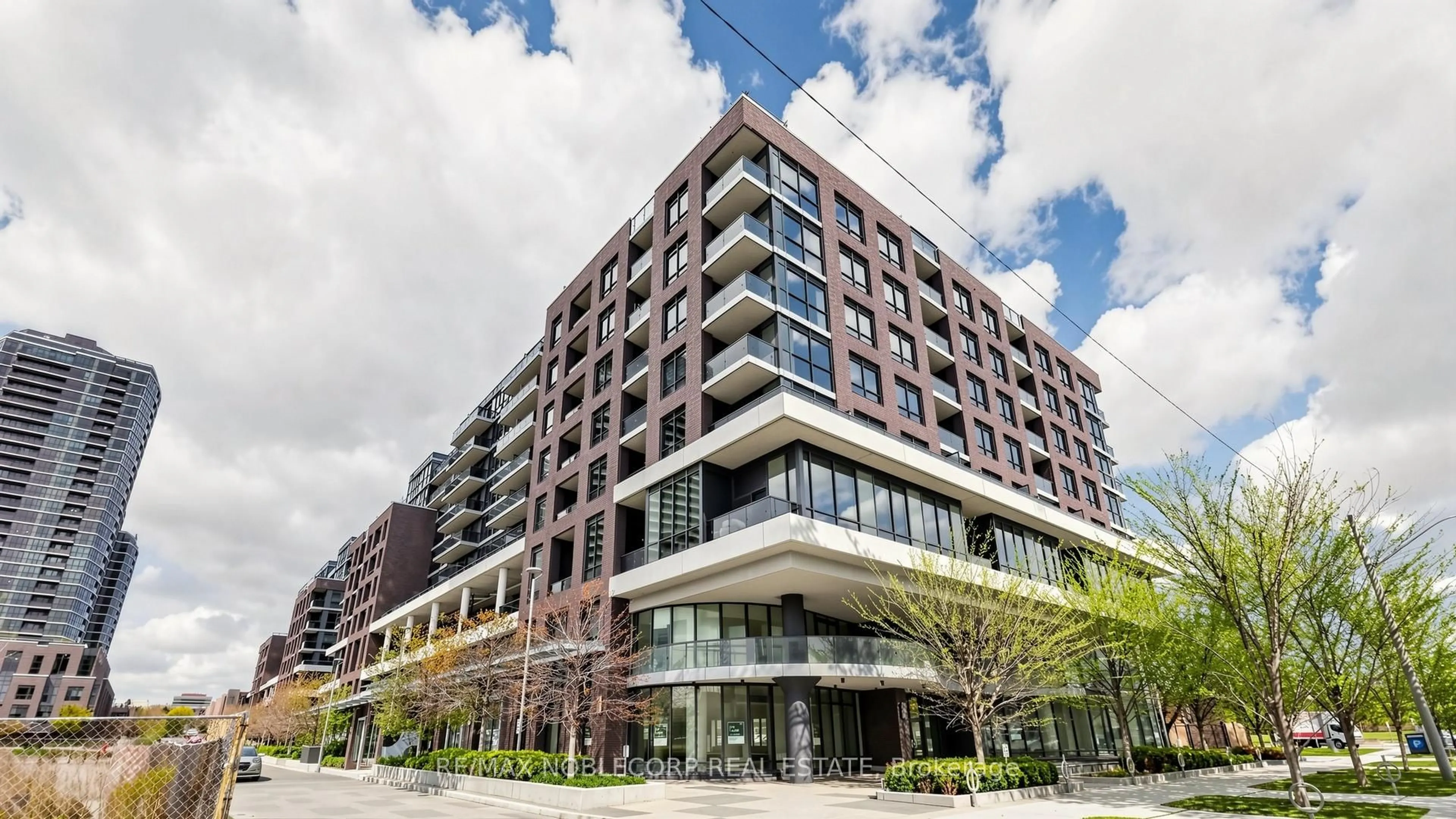 Patio, building for 10 Gibbs Rd #616, Toronto Ontario M9B 0E2