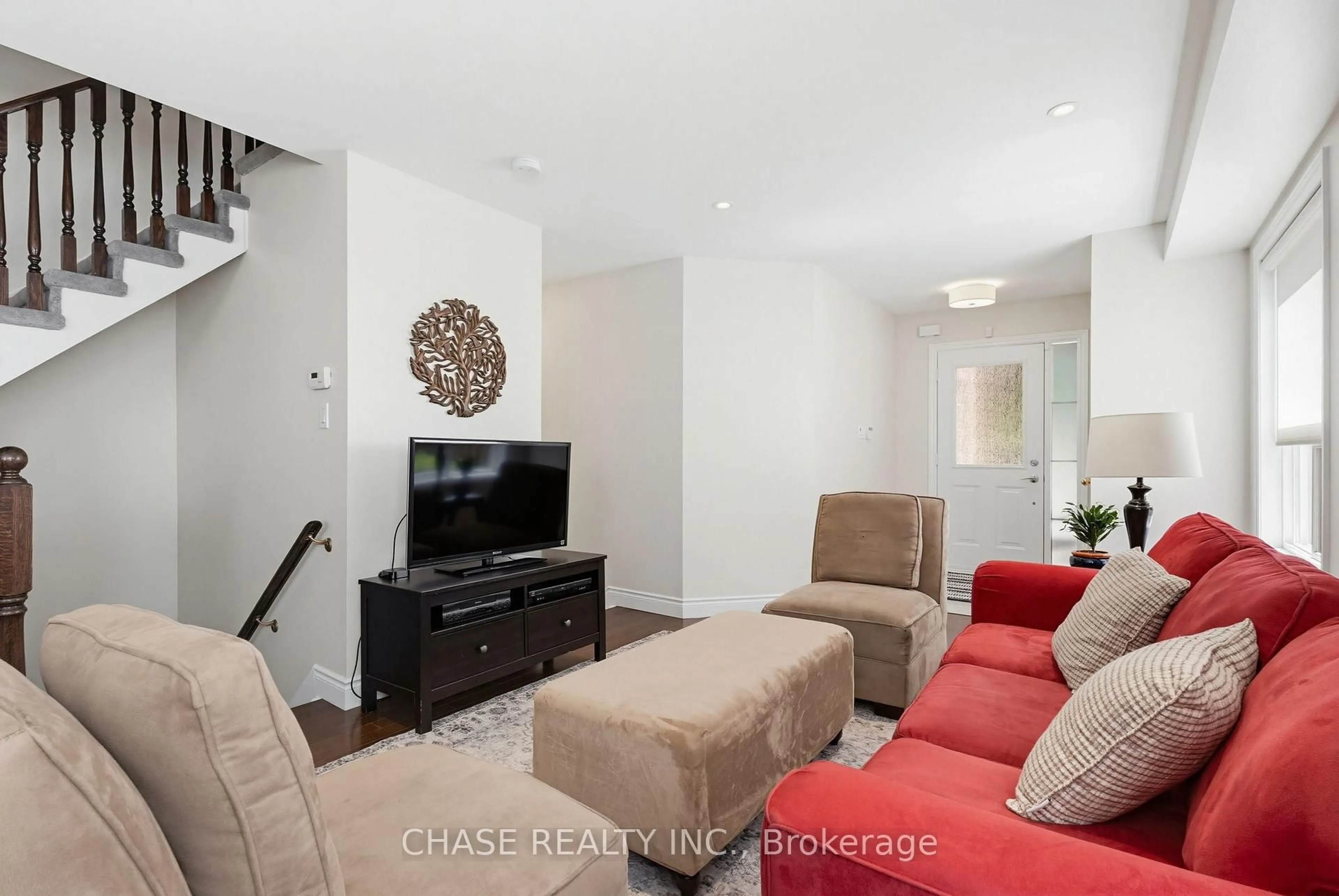 Living room with furniture, unknown for 2485 Newcastle Cres, Oakville Ontario L6M 4P3