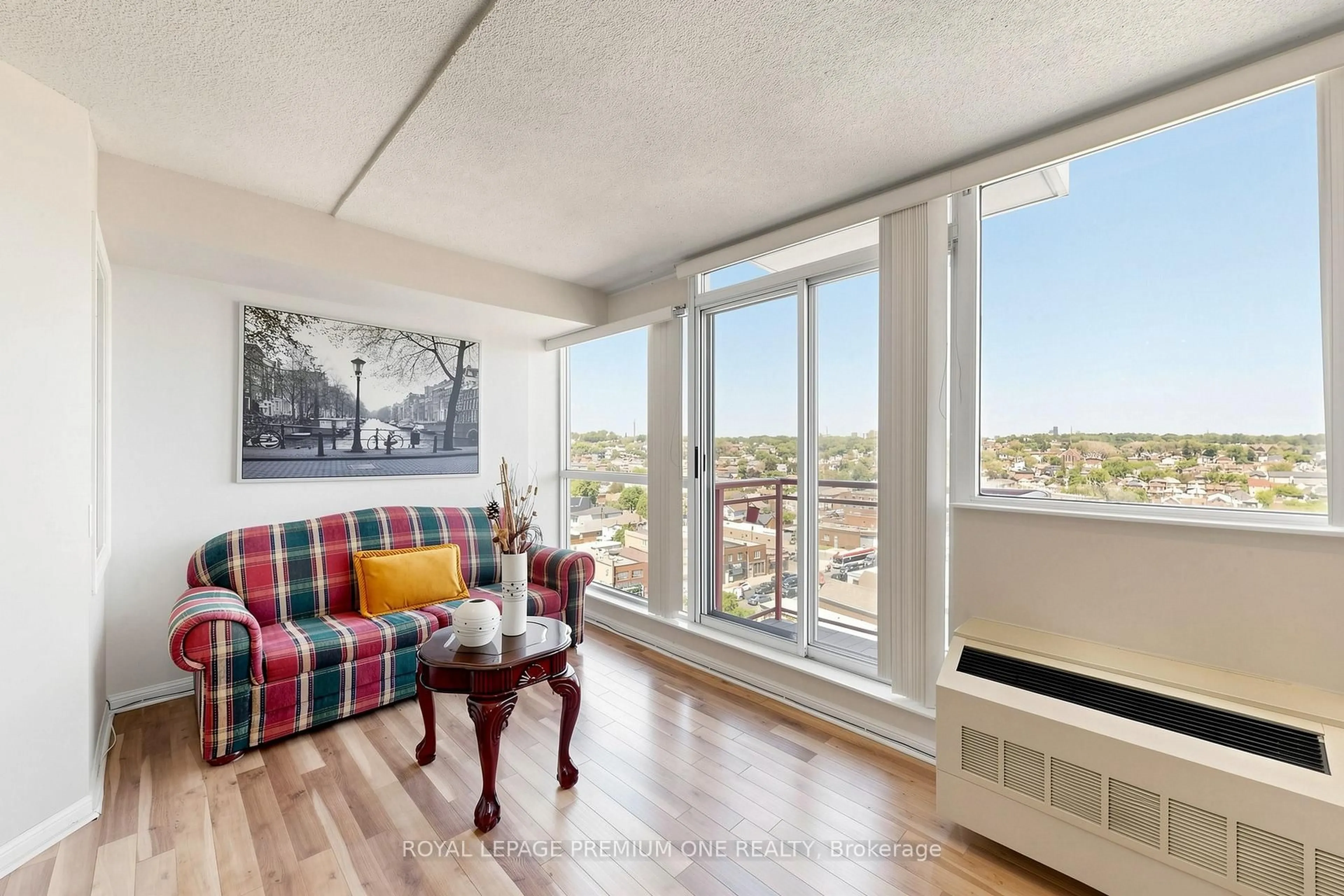 Living room with furniture, unknown for 1600 Keele St #913, Toronto Ontario M5H 5T5