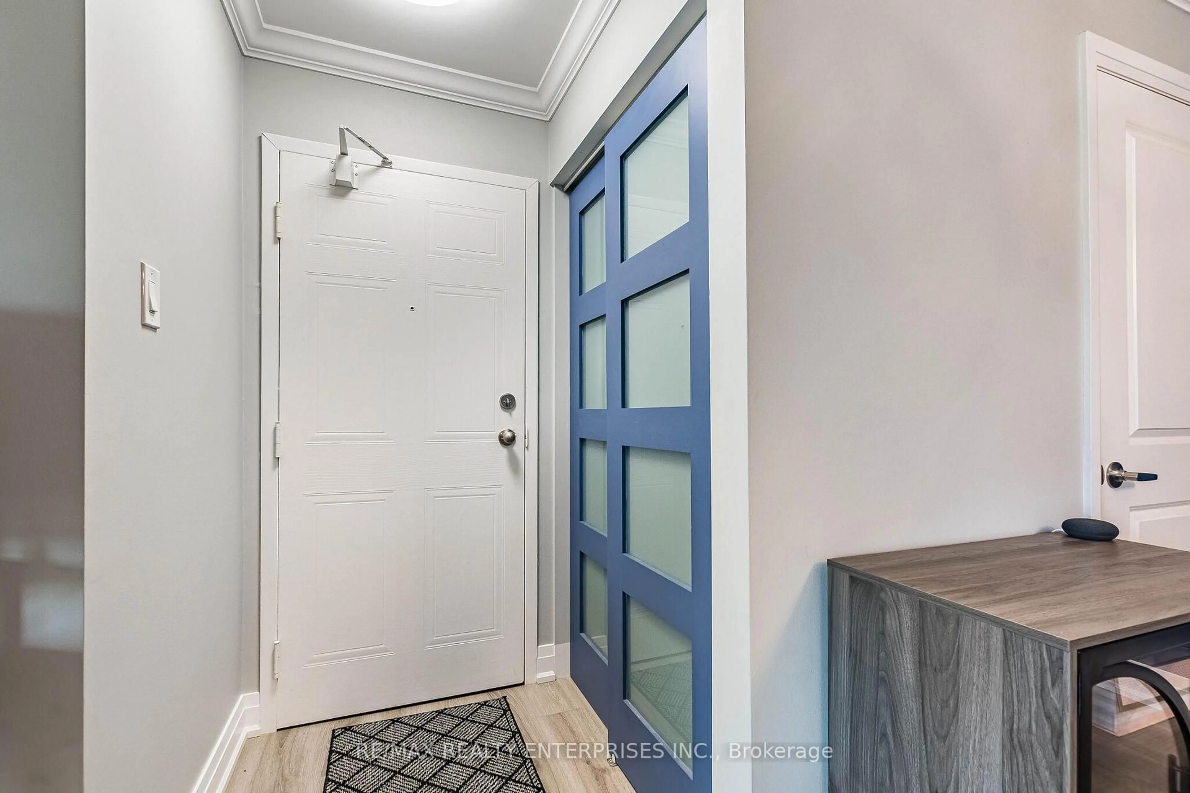 Indoor entryway for 1508 Pilgrims Way #832, Oakville Ontario L6M 3H1