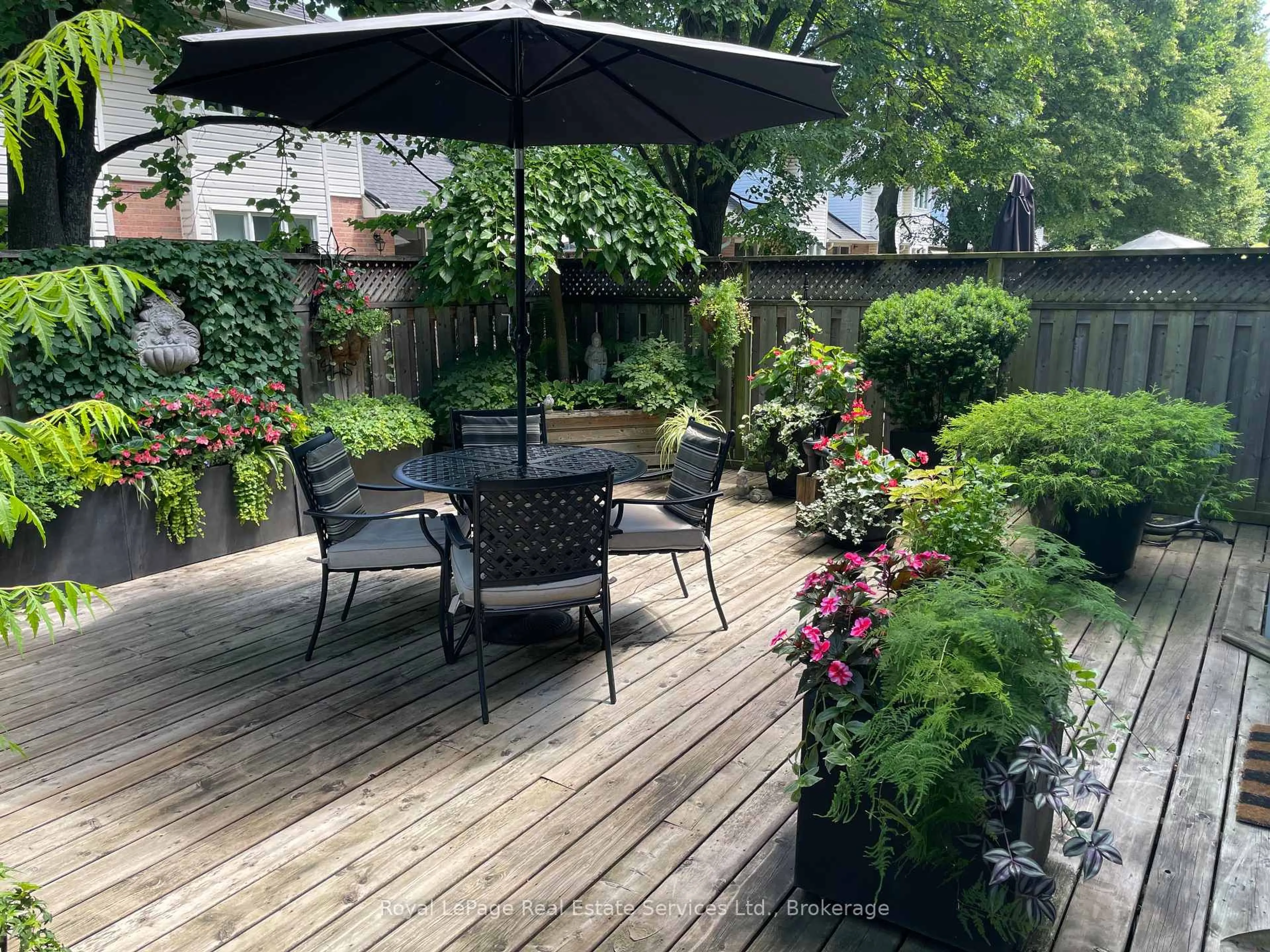 Patio, street for 2407 Woodward Ave #4, Burlington Ontario L7R 4J2