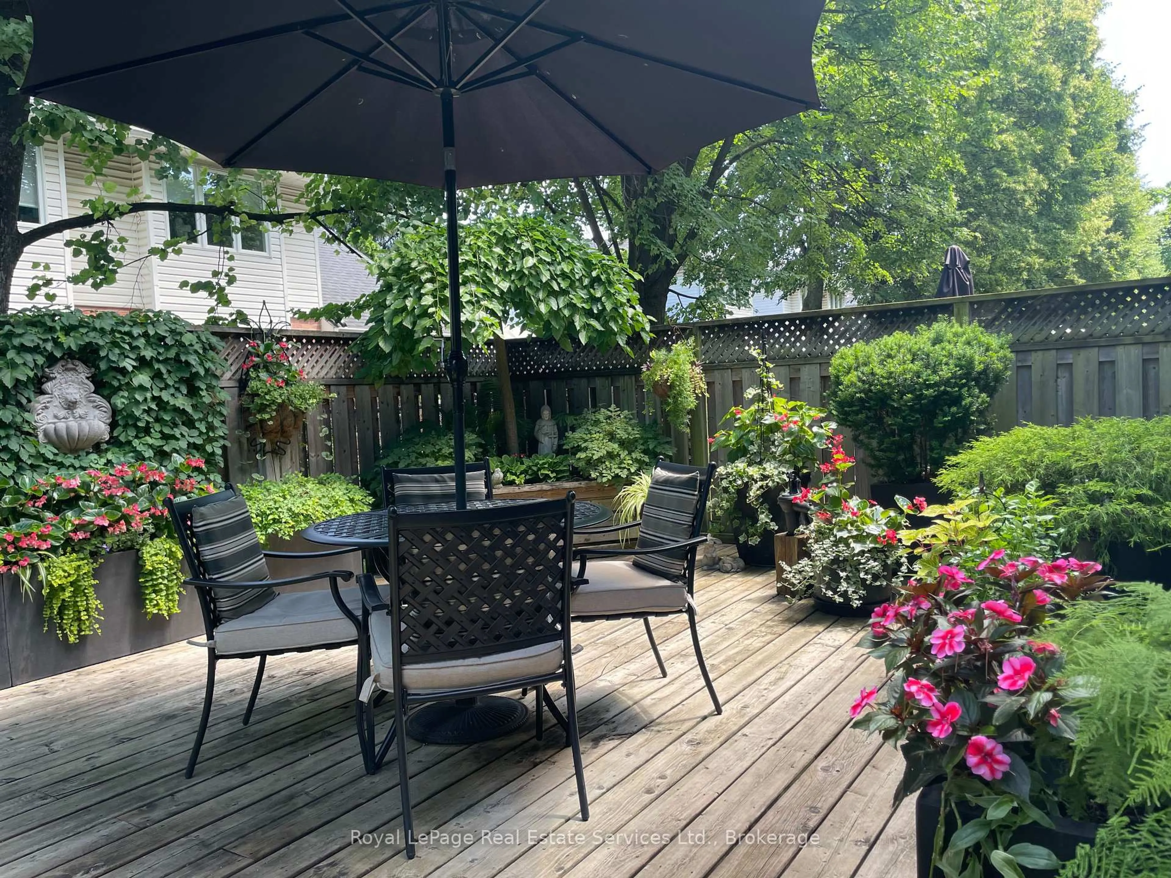 Patio, street for 2407 Woodward Ave #4, Burlington Ontario L7R 4J2