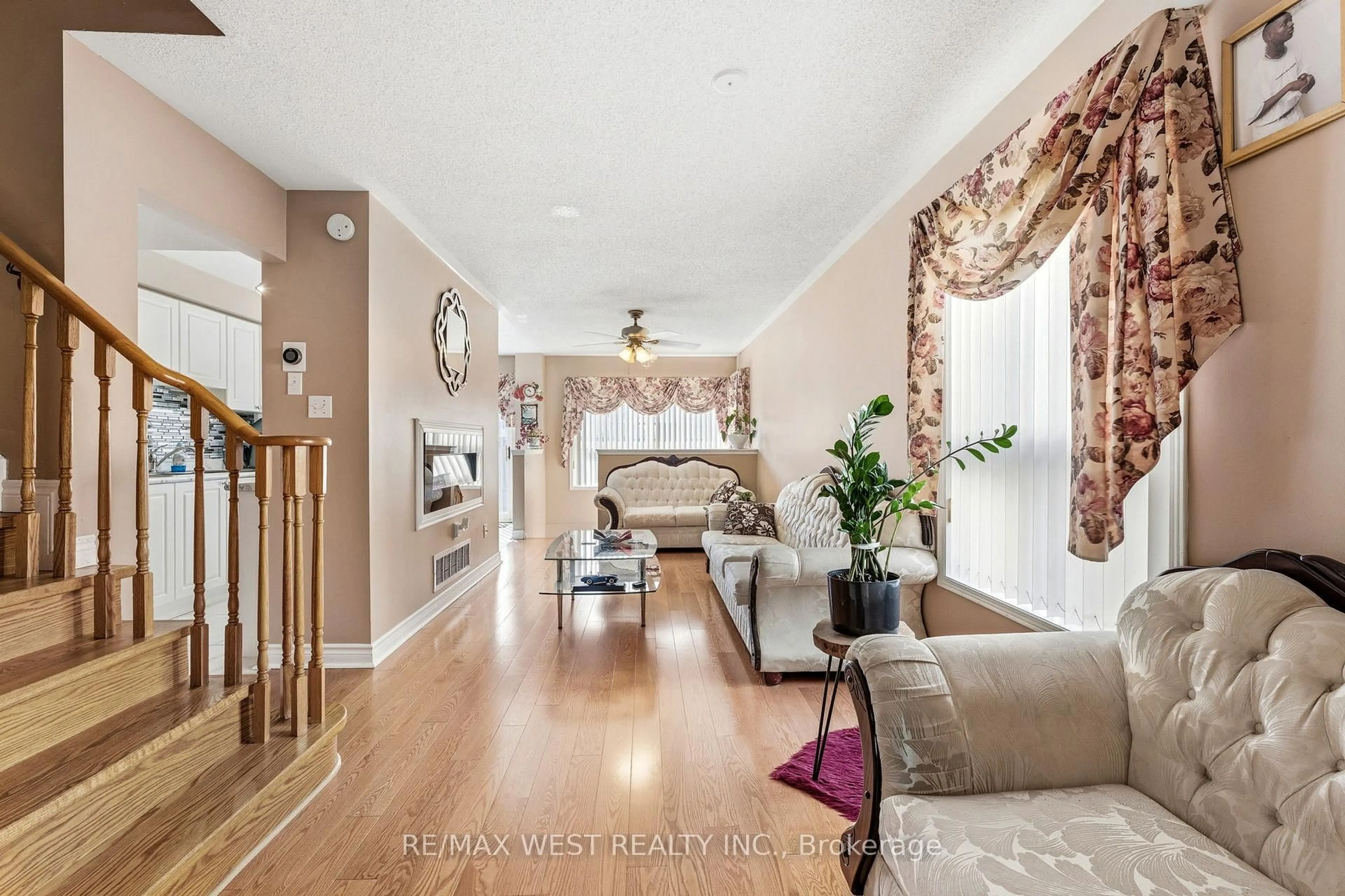 Unknown for 18 Needlewood Lane, Brampton Ontario L6R 2N2
