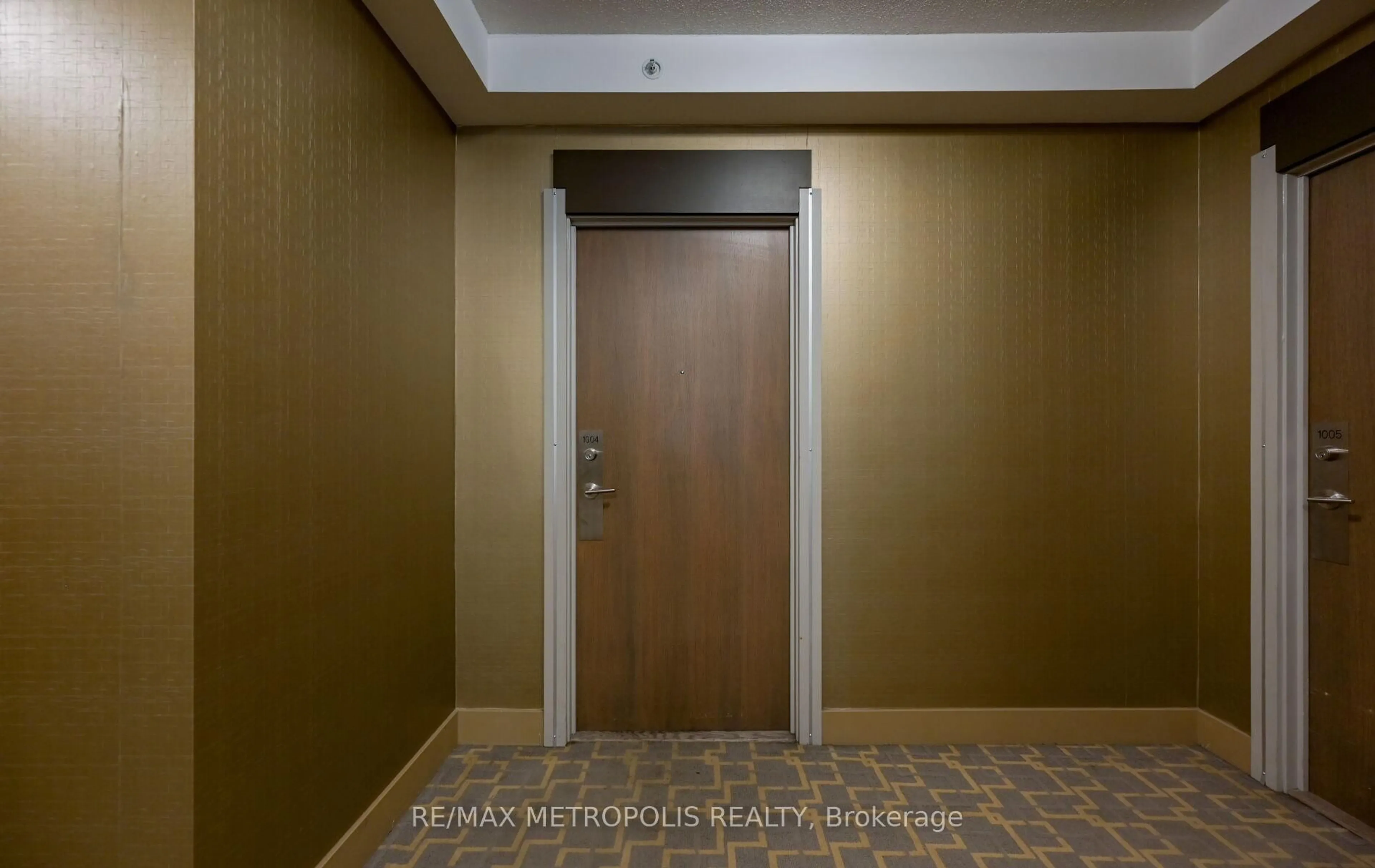 Indoor foyer for 3985 Grand Park Dr #1004, Mississauga Ontario L5B 0H8