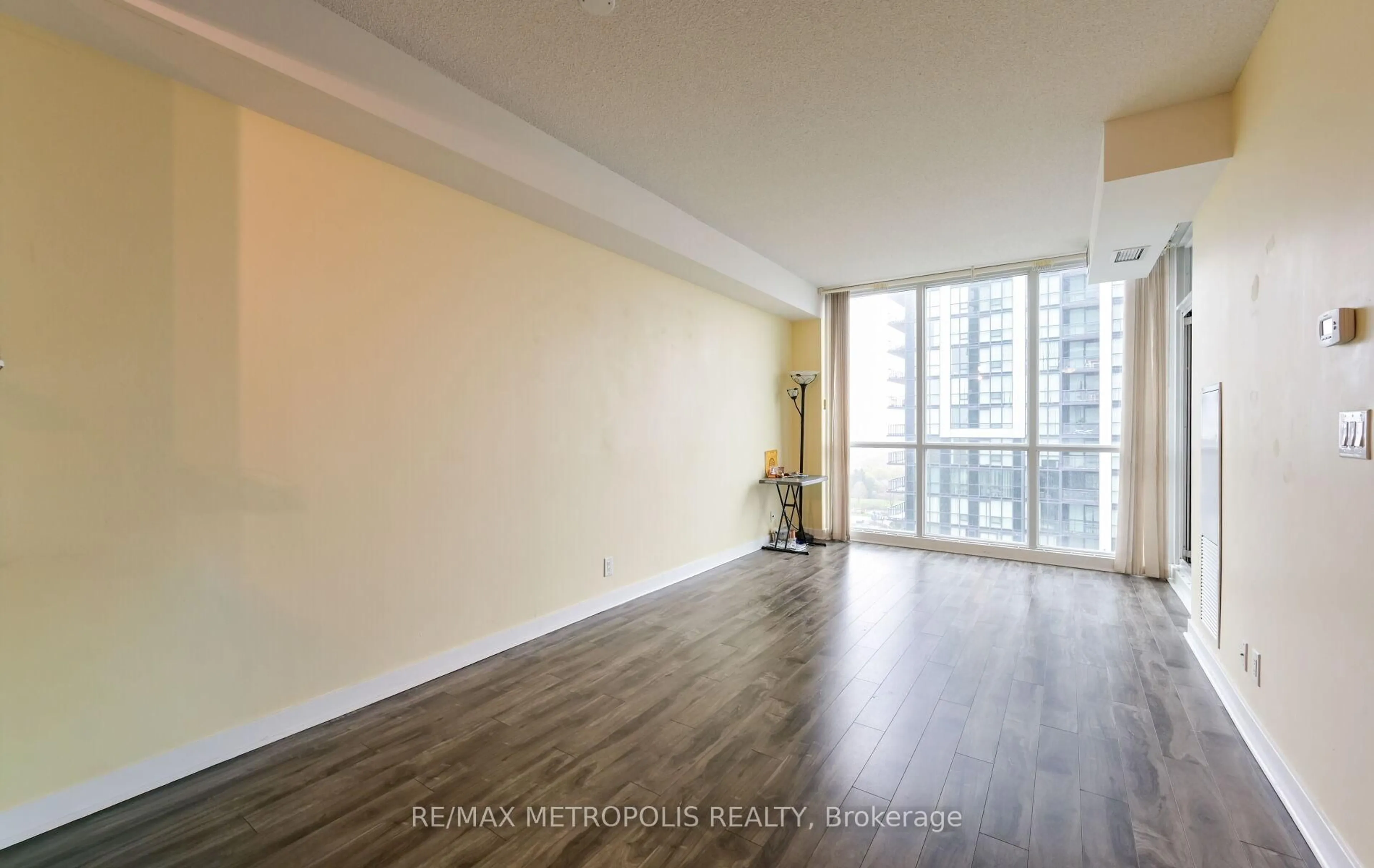 A pic of a room for 3985 Grand Park Dr #1004, Mississauga Ontario L5B 0H8