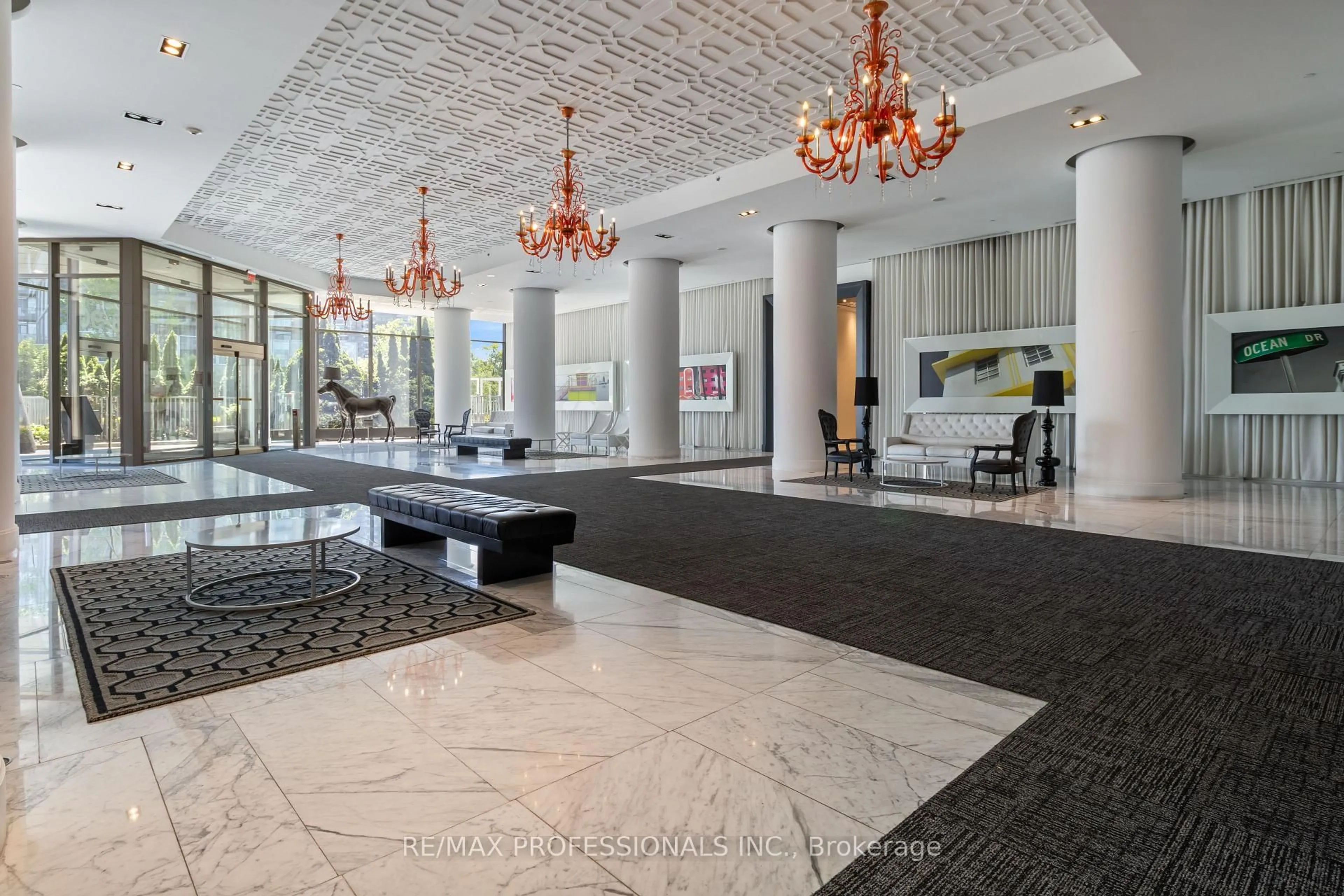 Lobby for 90 Park Lawn Rd #1708, Toronto Ontario M8Y 0B6