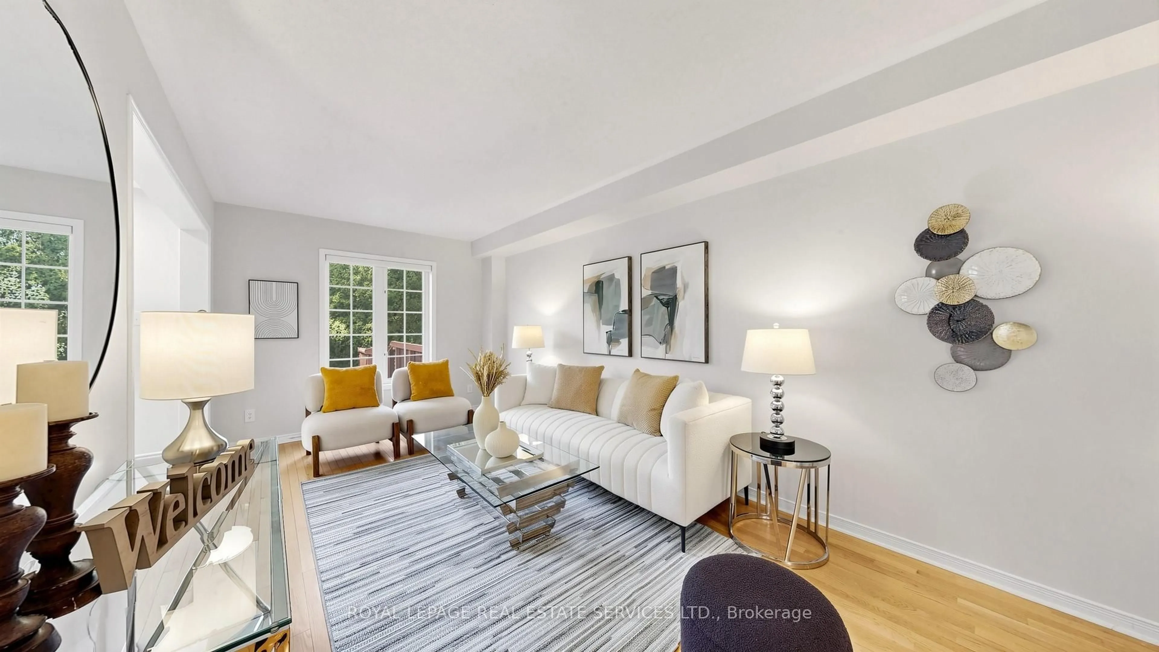 Living room with furniture, unknown for 5099 Churchill Meadows Blvd, Mississauga Ontario L5M 8A1