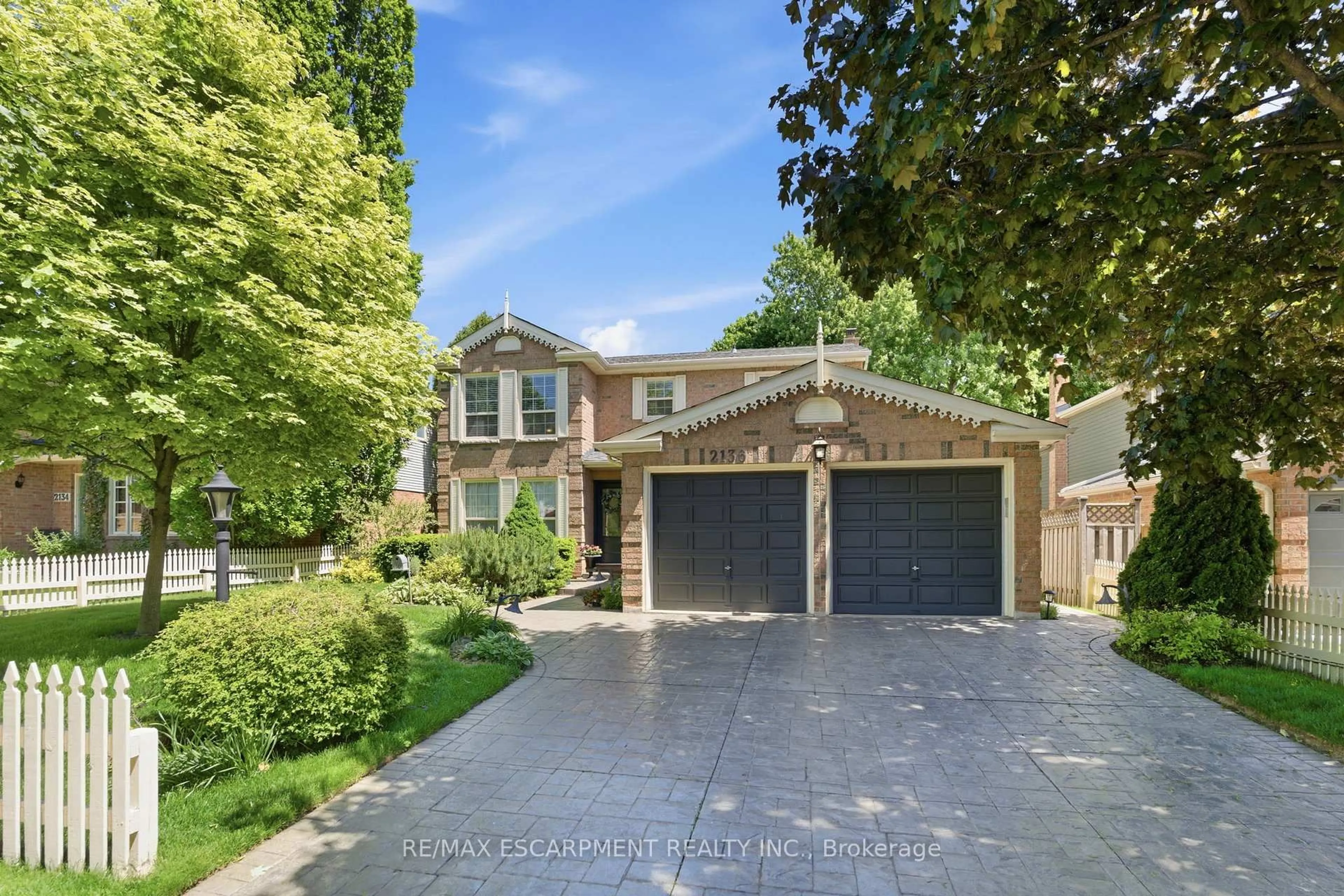 Home with brick exterior material, street for 2136 Winding Way, Burlington Ontario L7M 2X9