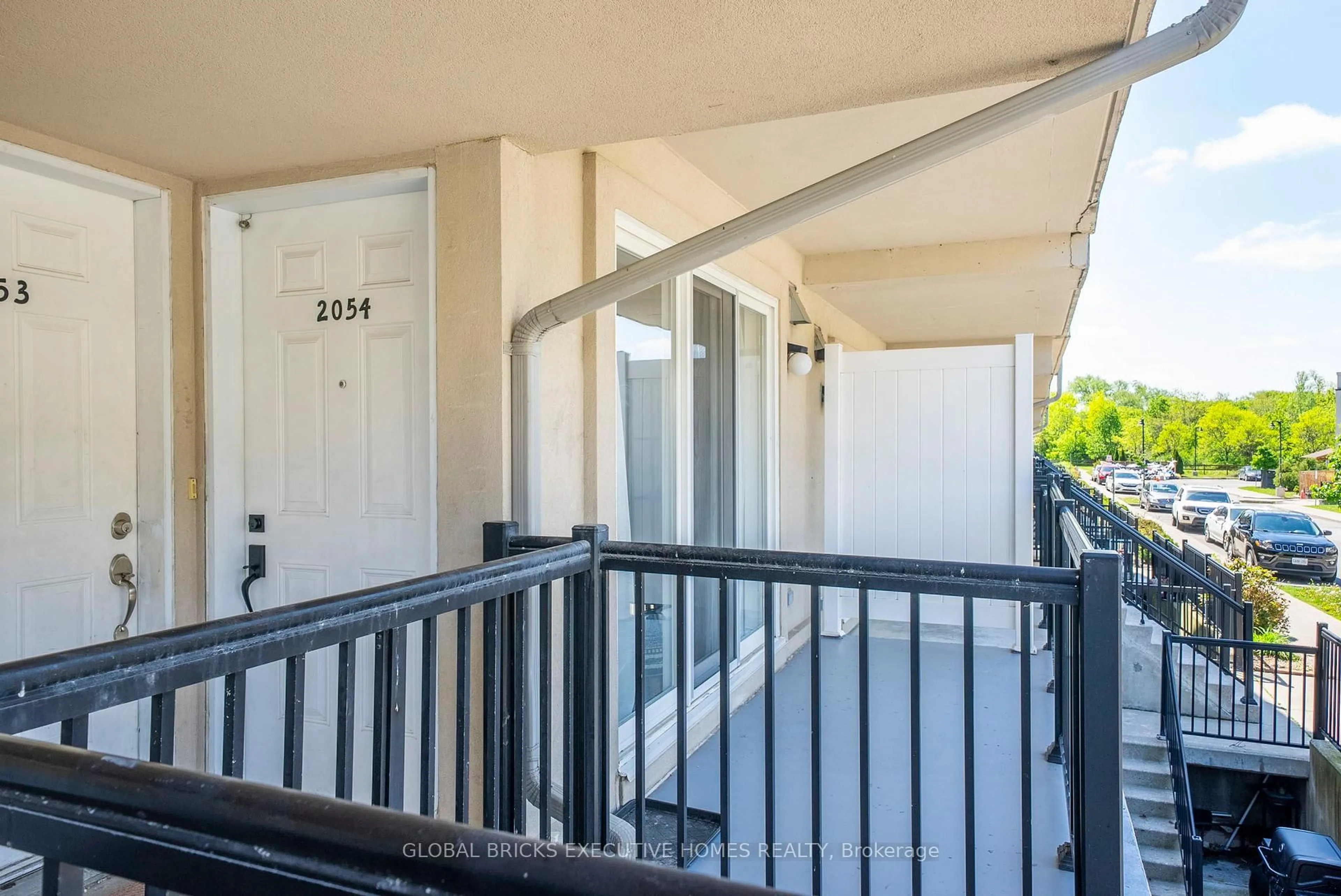 Patio, street for 3041 Finch Ave #2054, Toronto Ontario M9M 0A4
