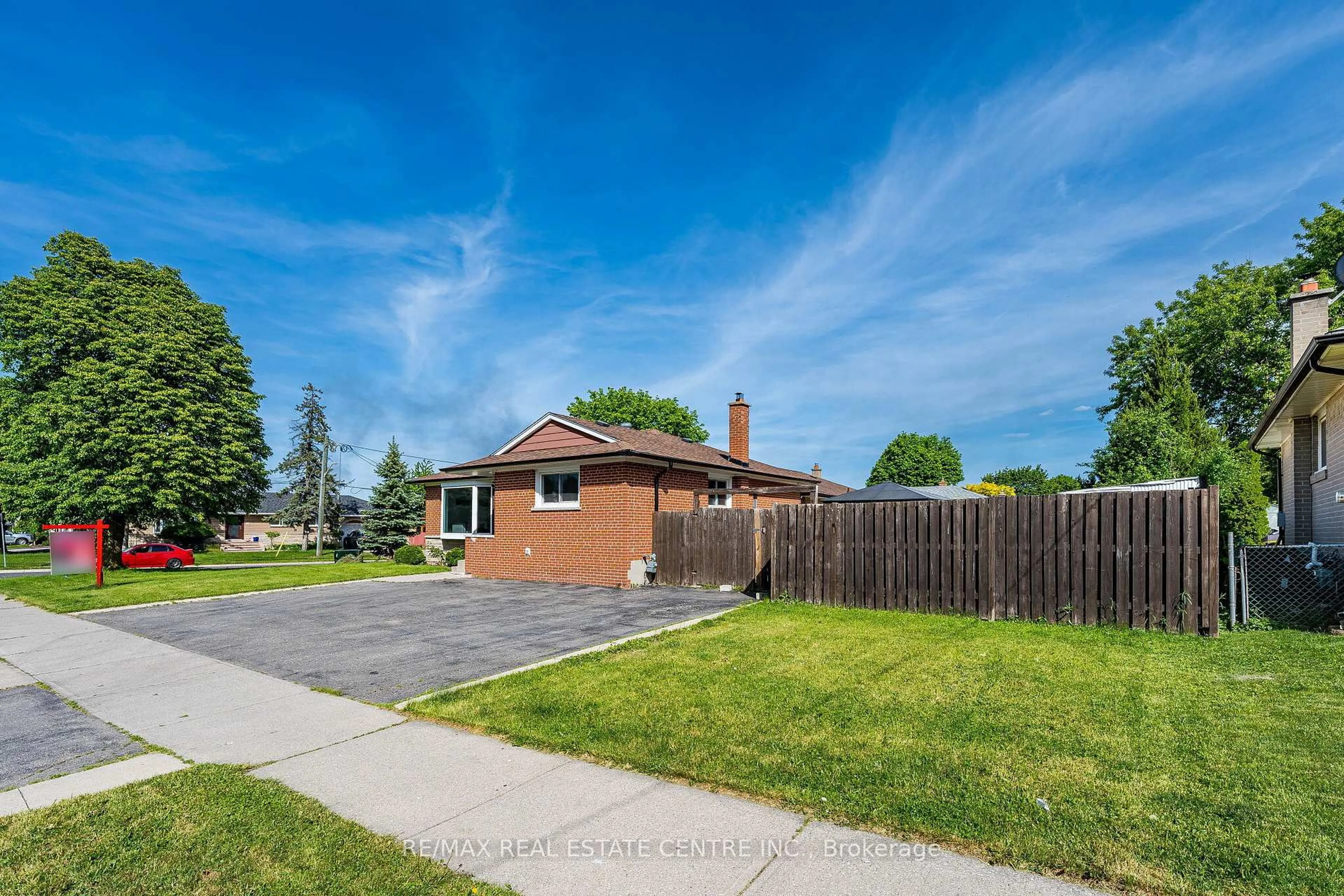Home with brick exterior material, street for 2 Milner Rd, Brampton Ontario L6W 3A5