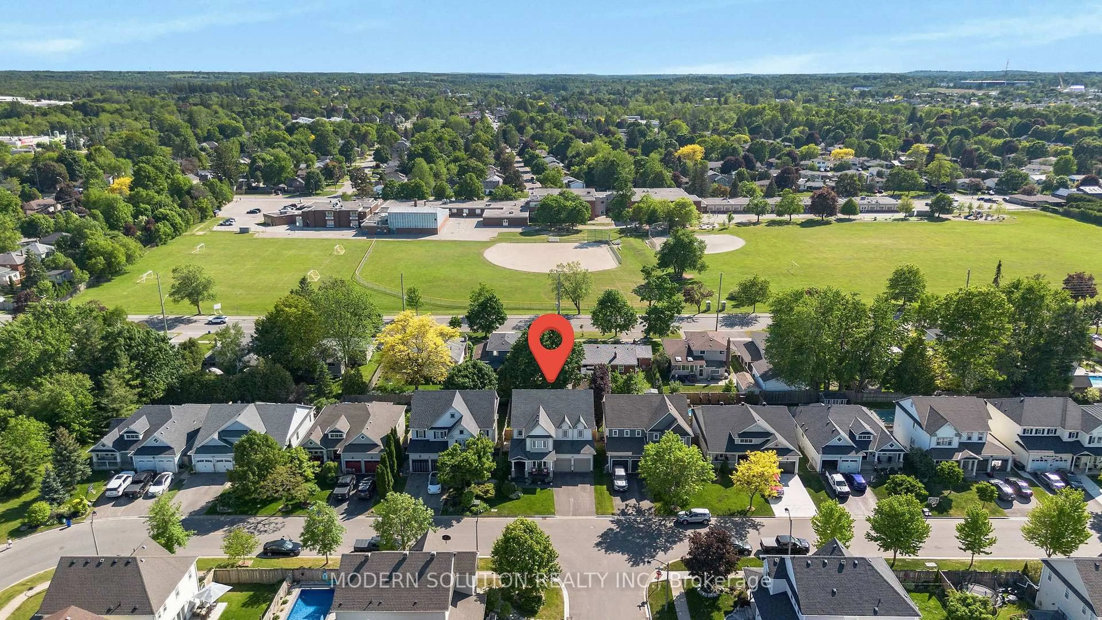 A pic from outside/outdoor area/front of a property/back of a property/a pic from drone, unknown for 54 Somerville Rd, Halton Hills Ontario L7J 2Z9
