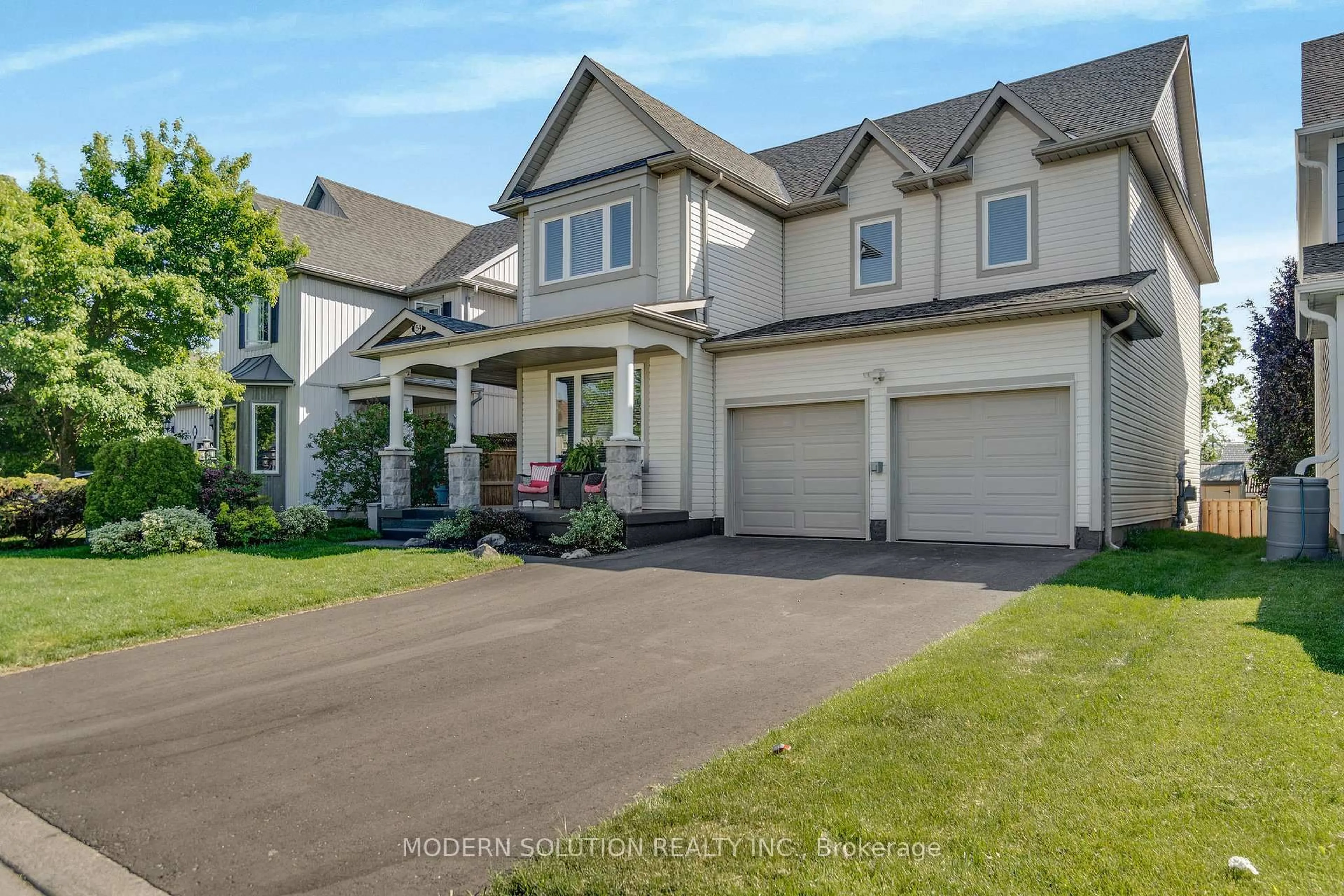 Home with vinyl exterior material, street for 54 Somerville Rd, Halton Hills Ontario L7J 2Z9
