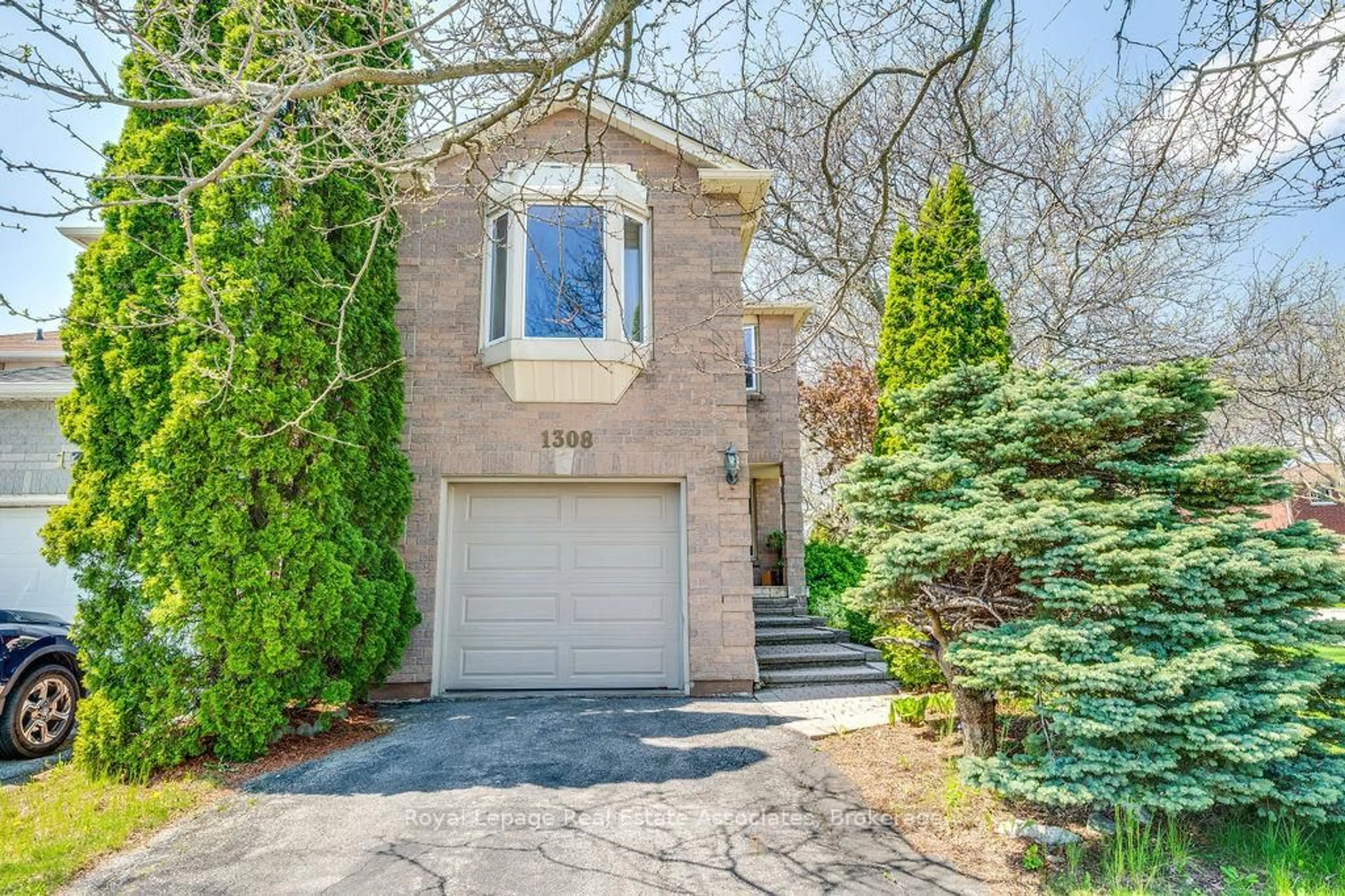 Home with brick exterior material, street for 1308 Valerie Cres, Oakville Ontario L6J 7E2