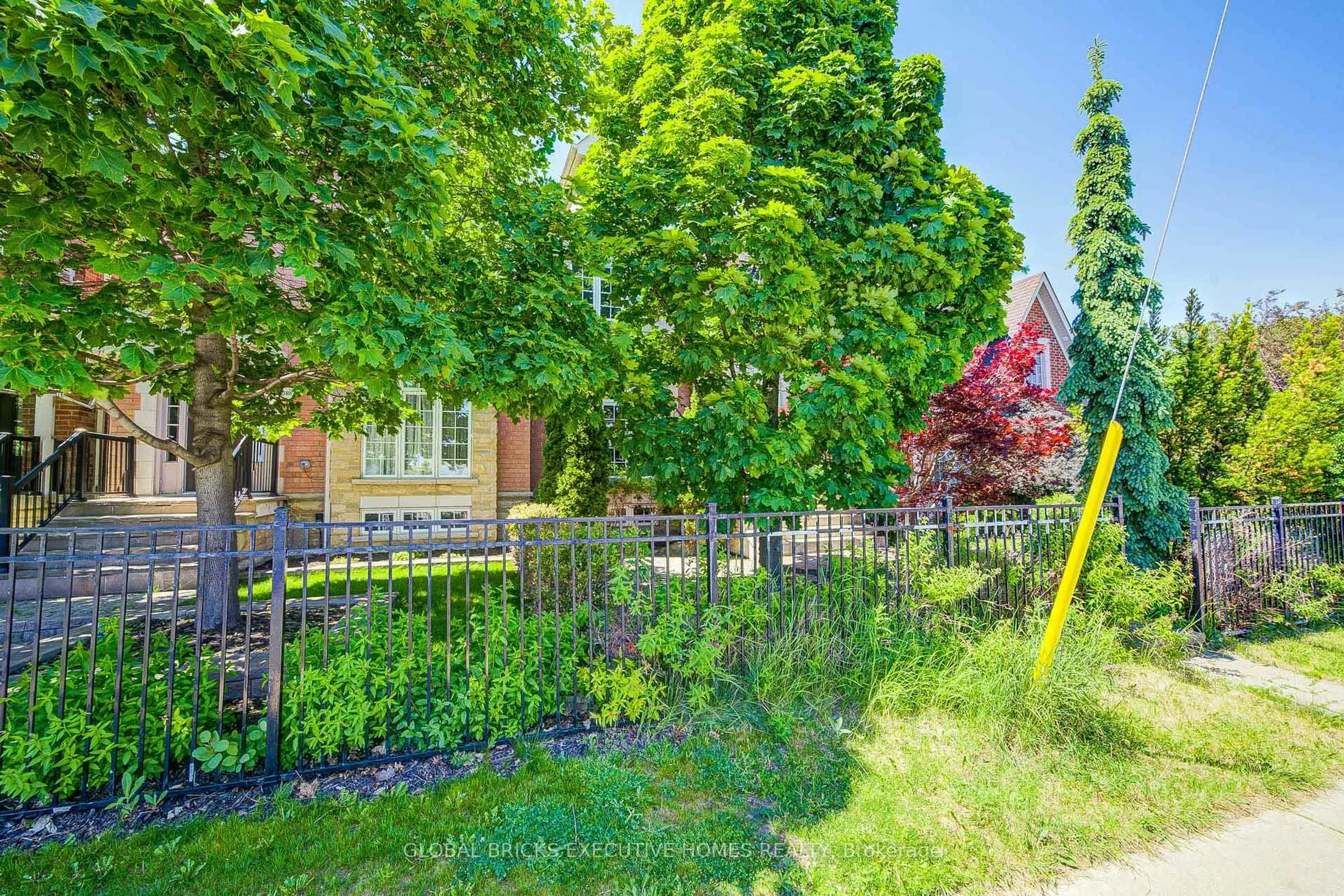 Unknown for 3885 Eglinton Ave, Mississauga Ontario L5M 7Z7