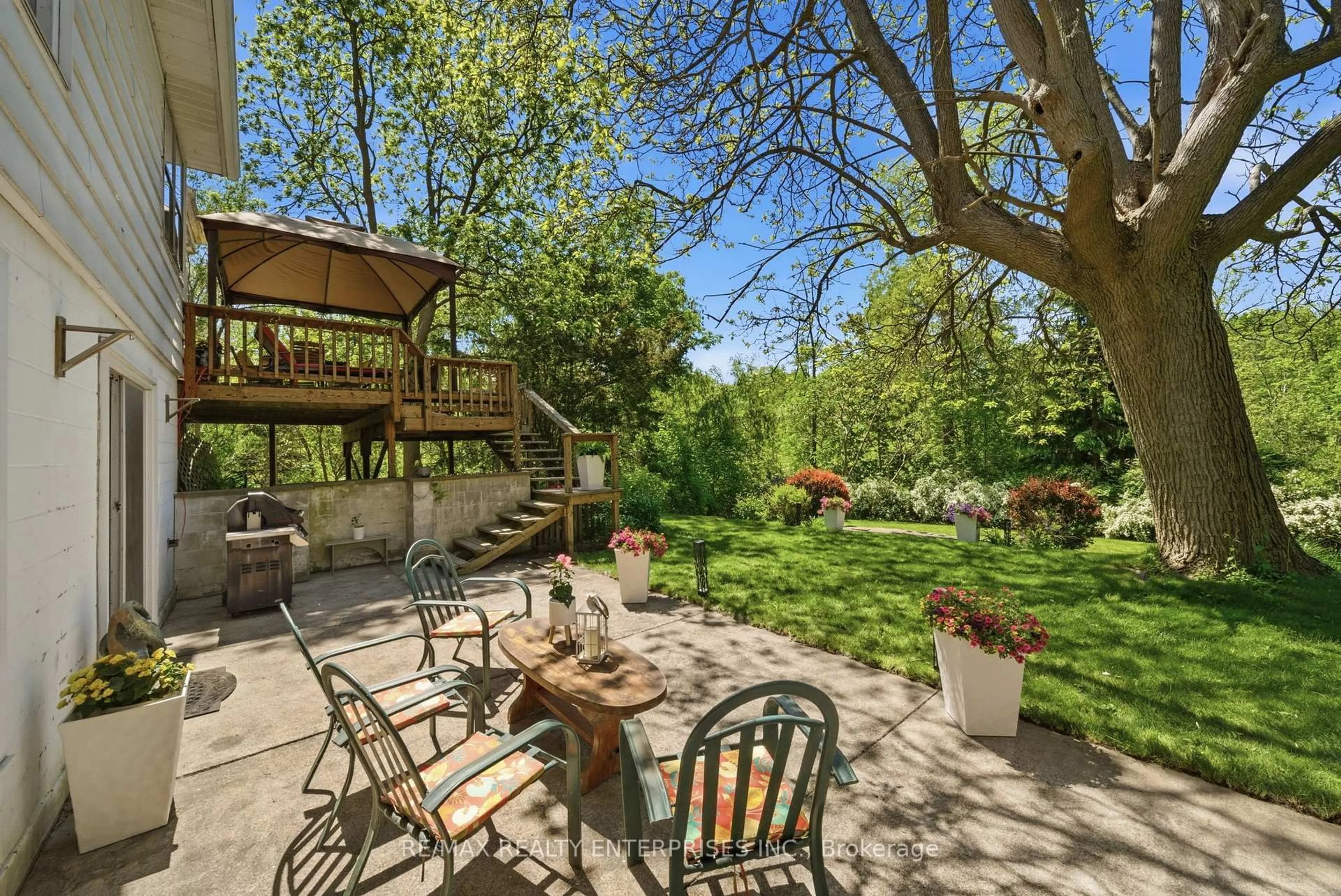 Patio, unknown for 366 Winston Churchill Blvd, Oakville Ontario L6J 7X2