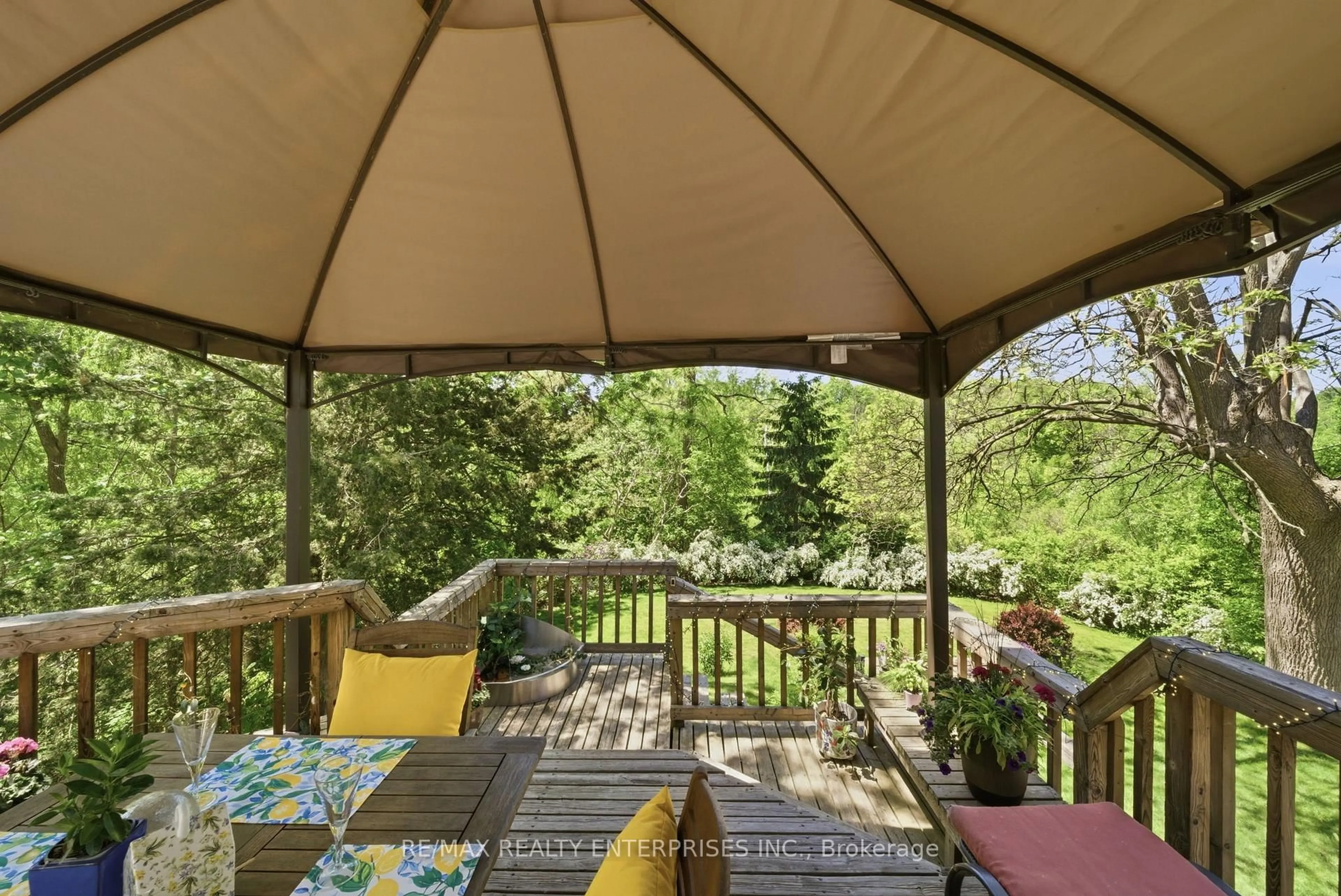 Patio, forest/trees view for 366 Winston Churchill Blvd, Oakville Ontario L6J 7X2