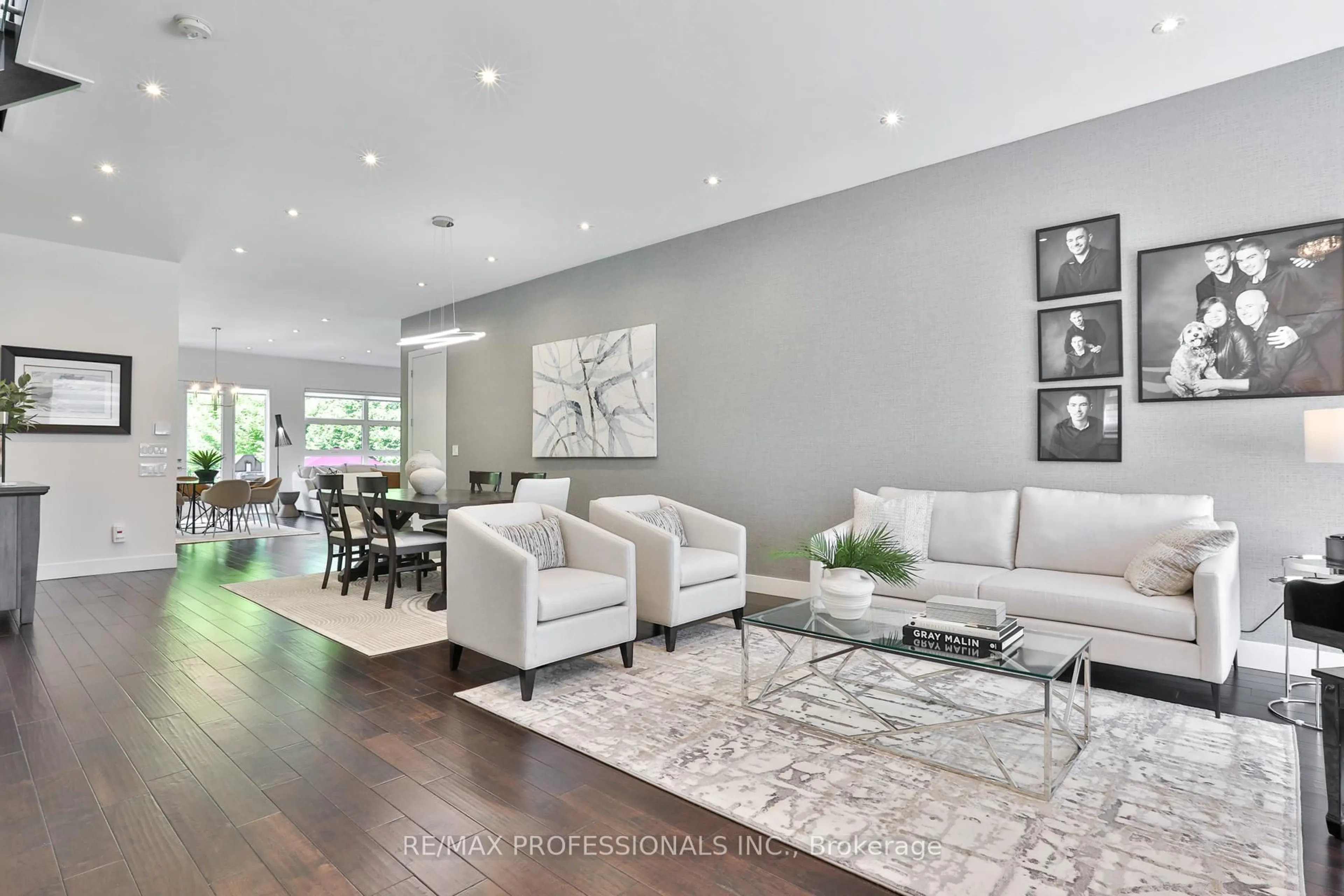 Living room with furniture, unknown for 54 Renown Rd, Toronto Ontario M9A 2E5