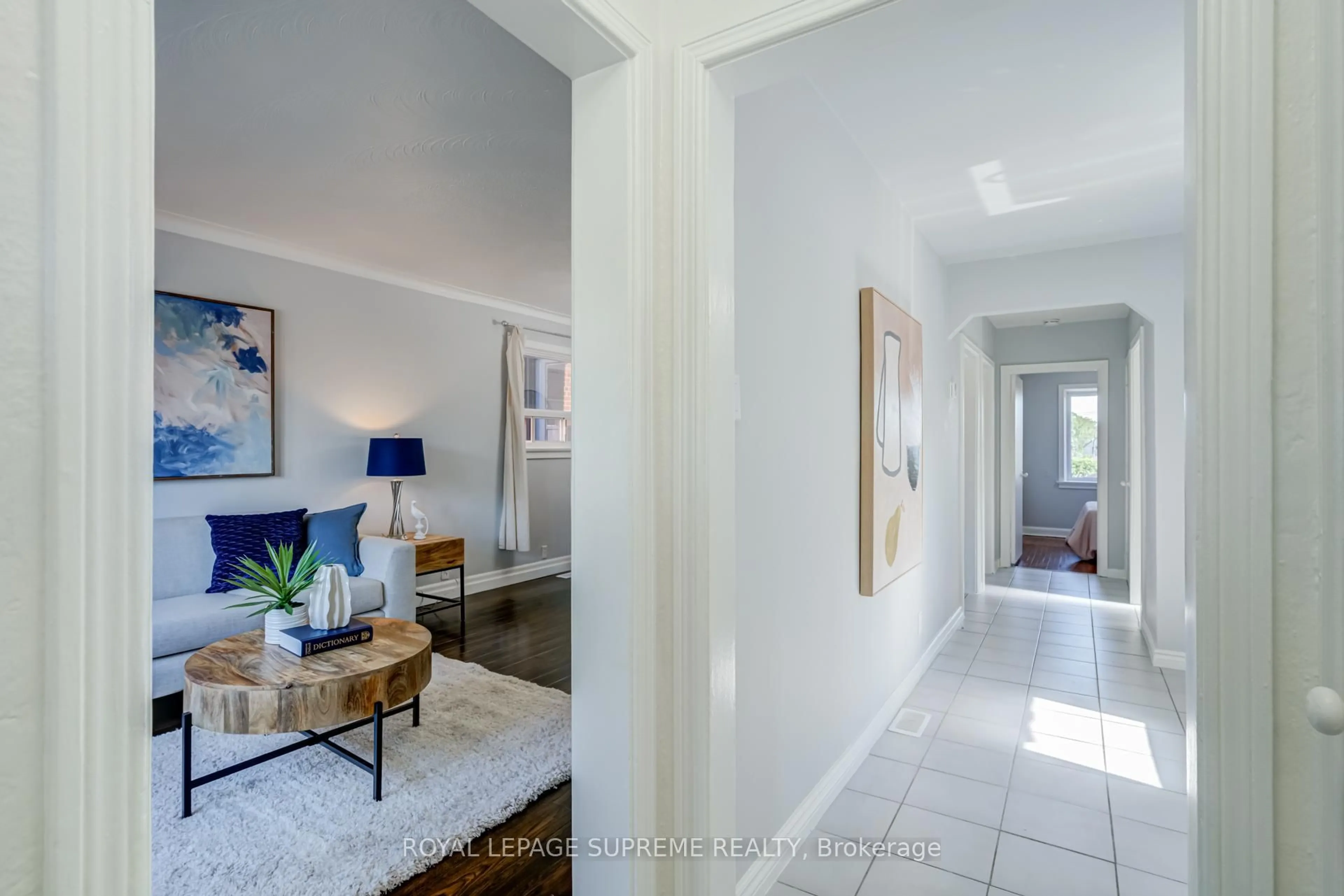 Indoor entryway for 45 Beechborough Ave, Toronto Ontario M6M 1Z2
